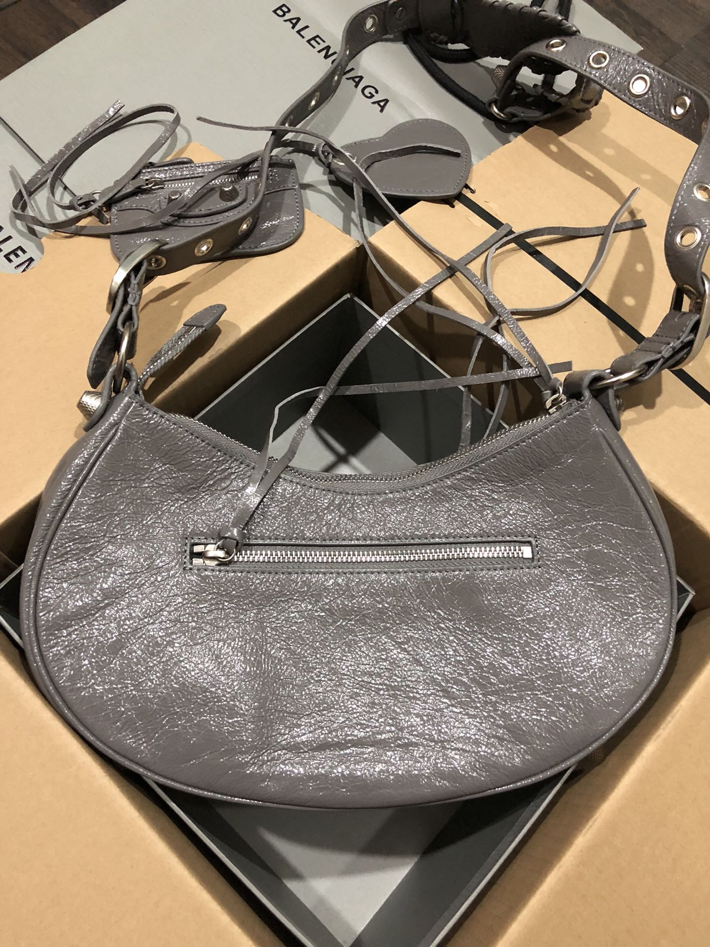 [TOP] BALENCIAGA Le Cagole Bag 33cm - Gray