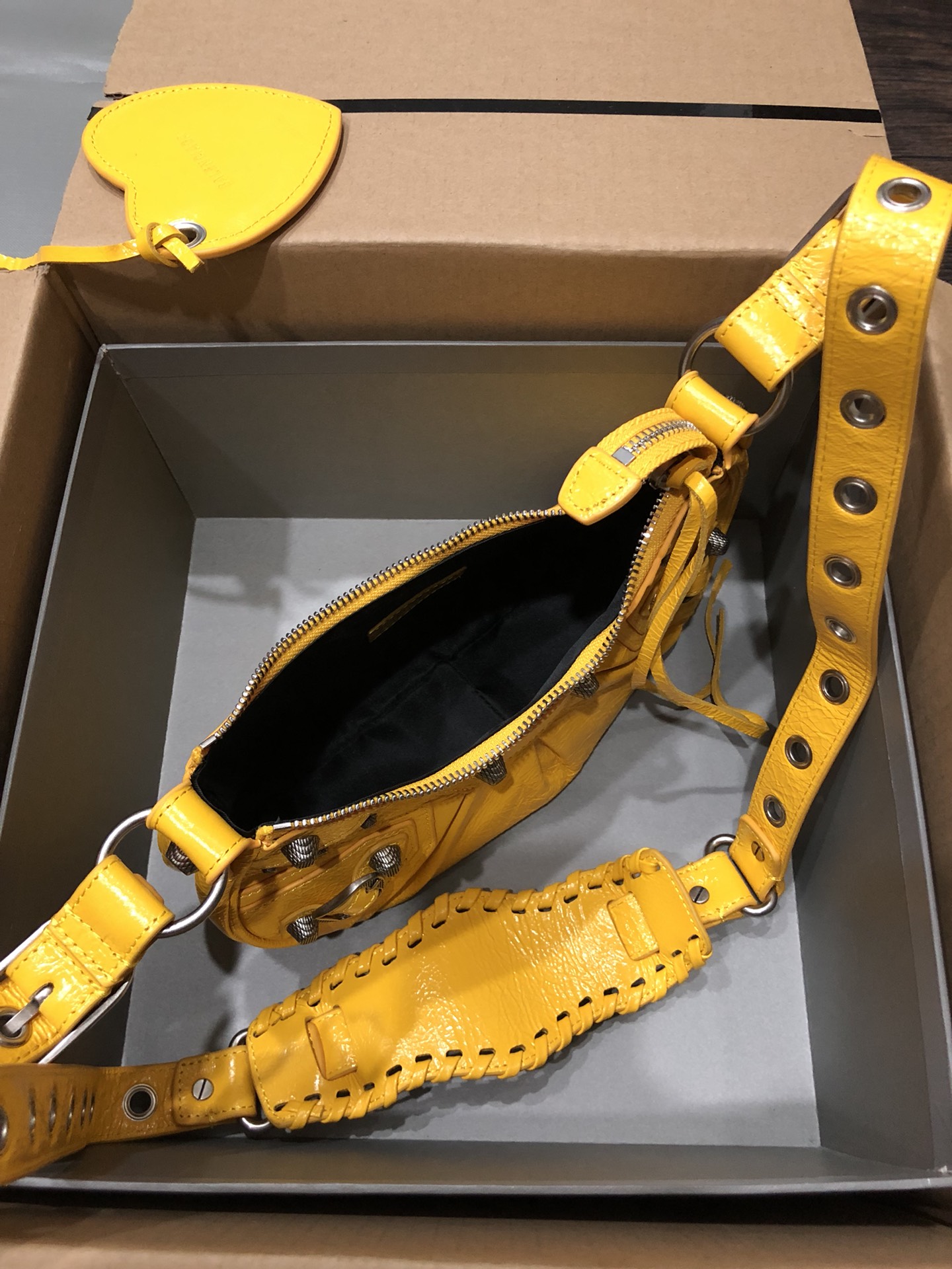 [TOP] BALENCIAGA Le Cagole Bag 26cm - Yellow