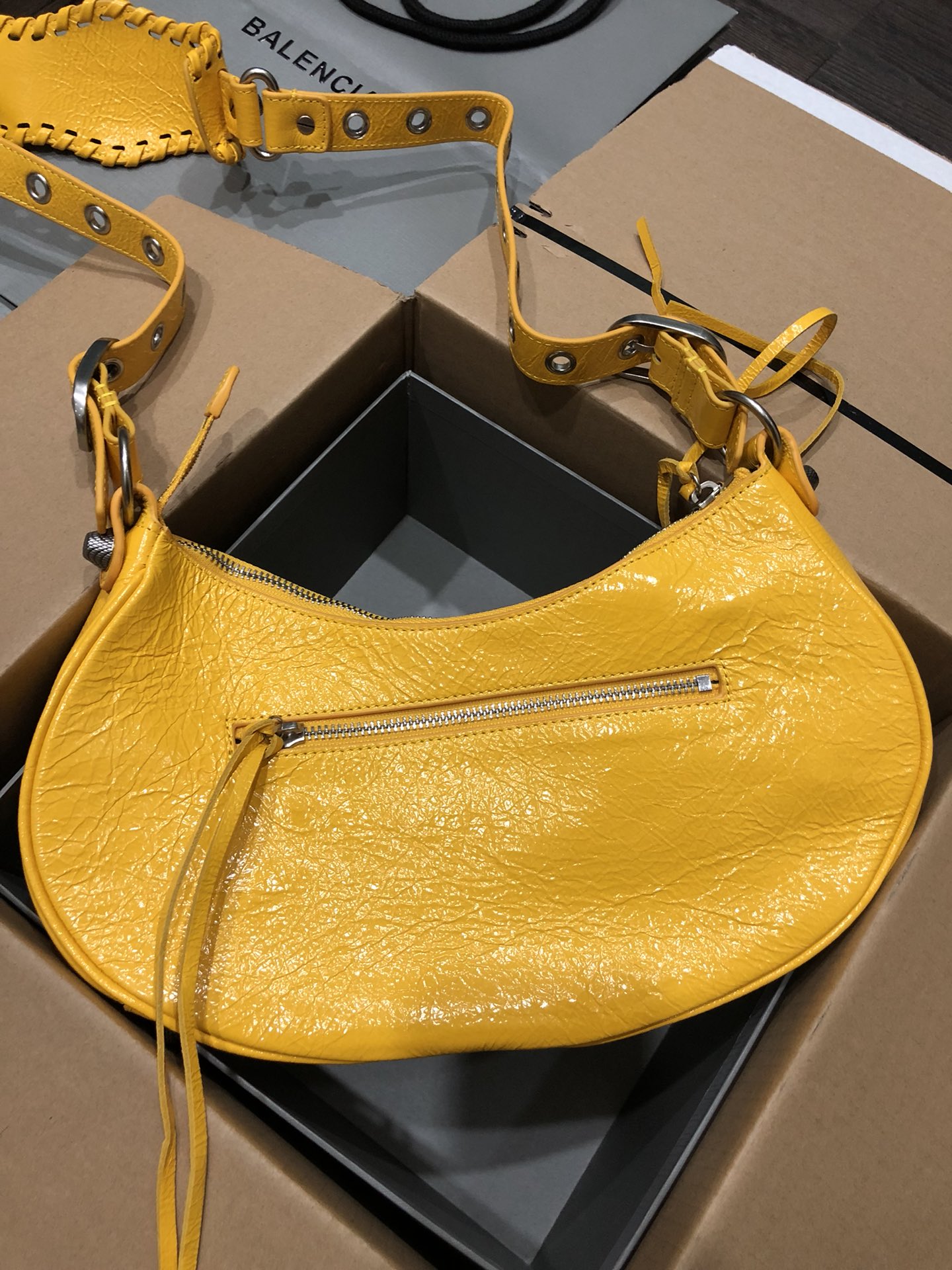 [TOP] BALENCIAGA Le Cagole Bag 33cm - Yellow