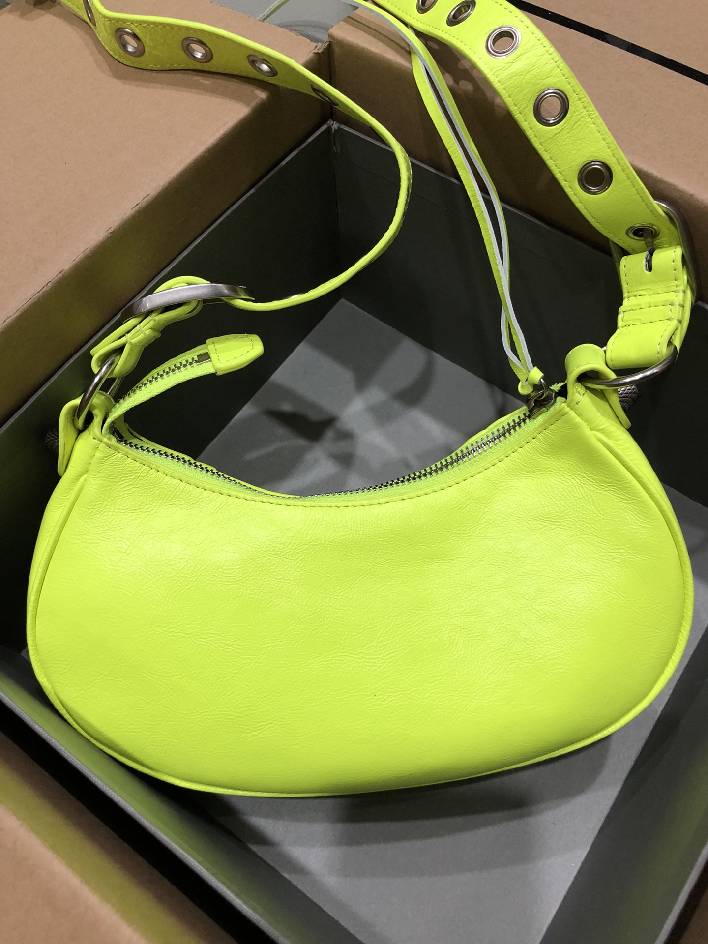 [TOP] BALENCIAGA Le Cagole Bag 26cm - Fluorescent Yellow