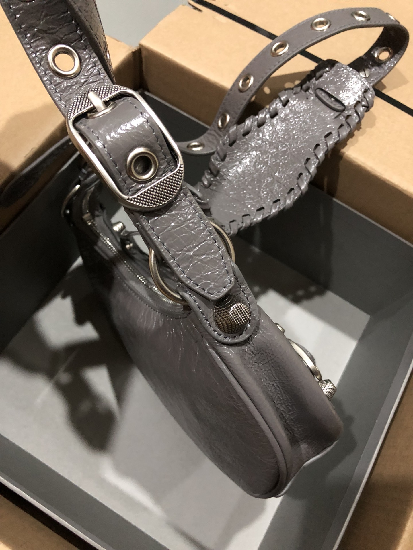 [TOP] BALENCIAGA Le Cagole Bag 26cm - Gray