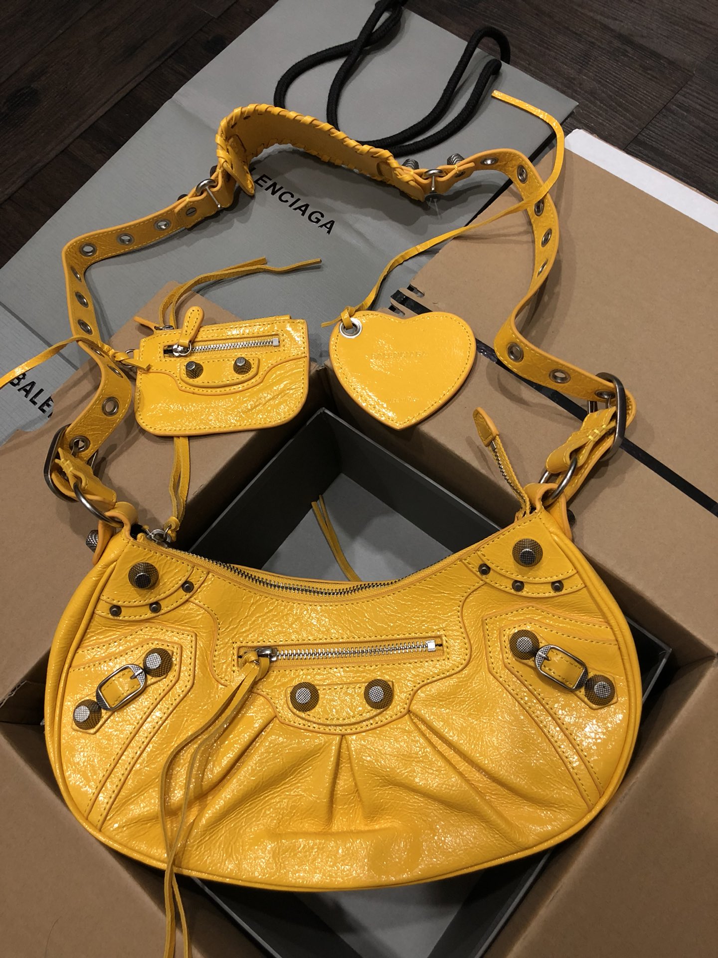 [TOP] BALENCIAGA Le Cagole Bag 33cm - Yellow