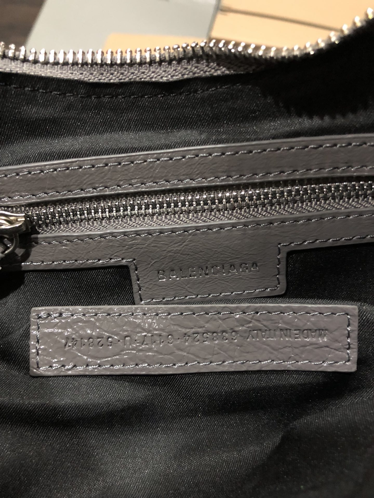 [TOP] BALENCIAGA Le Cagole Bag 33cm - Gray