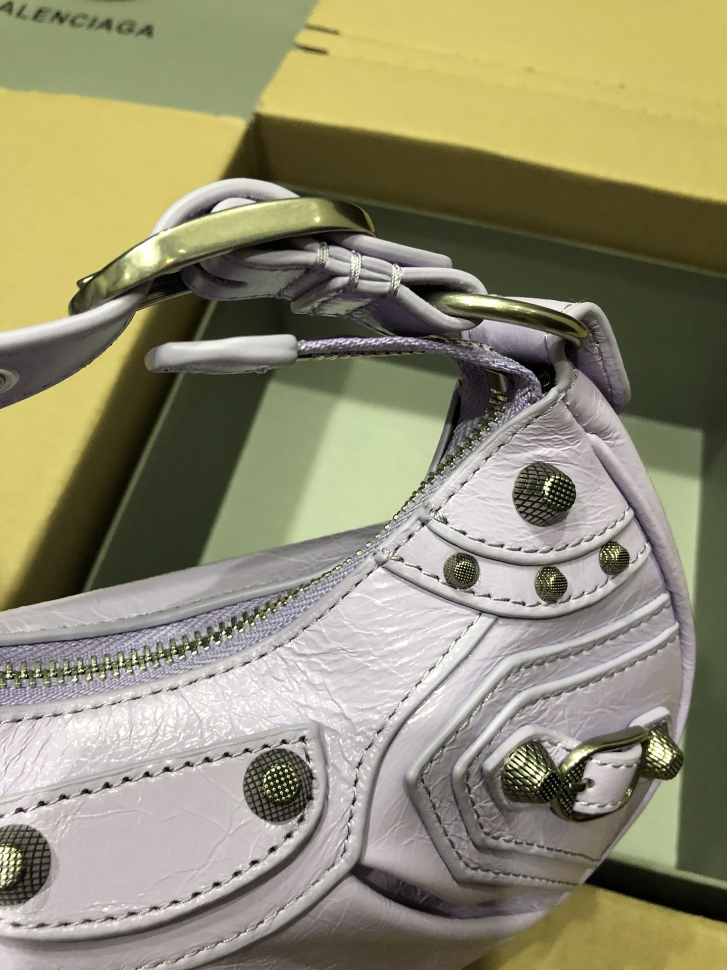 [TOP] BALENCIAGA Le Cagole Bag 26cm - Lavender Purple