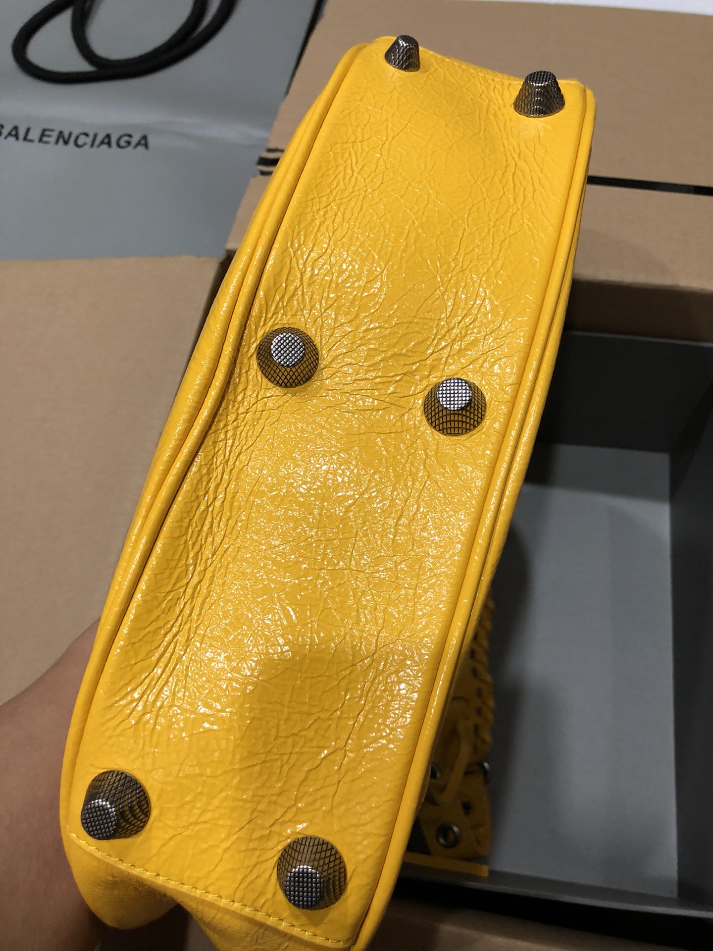 [TOP] BALENCIAGA Le Cagole Bag 33cm - Yellow