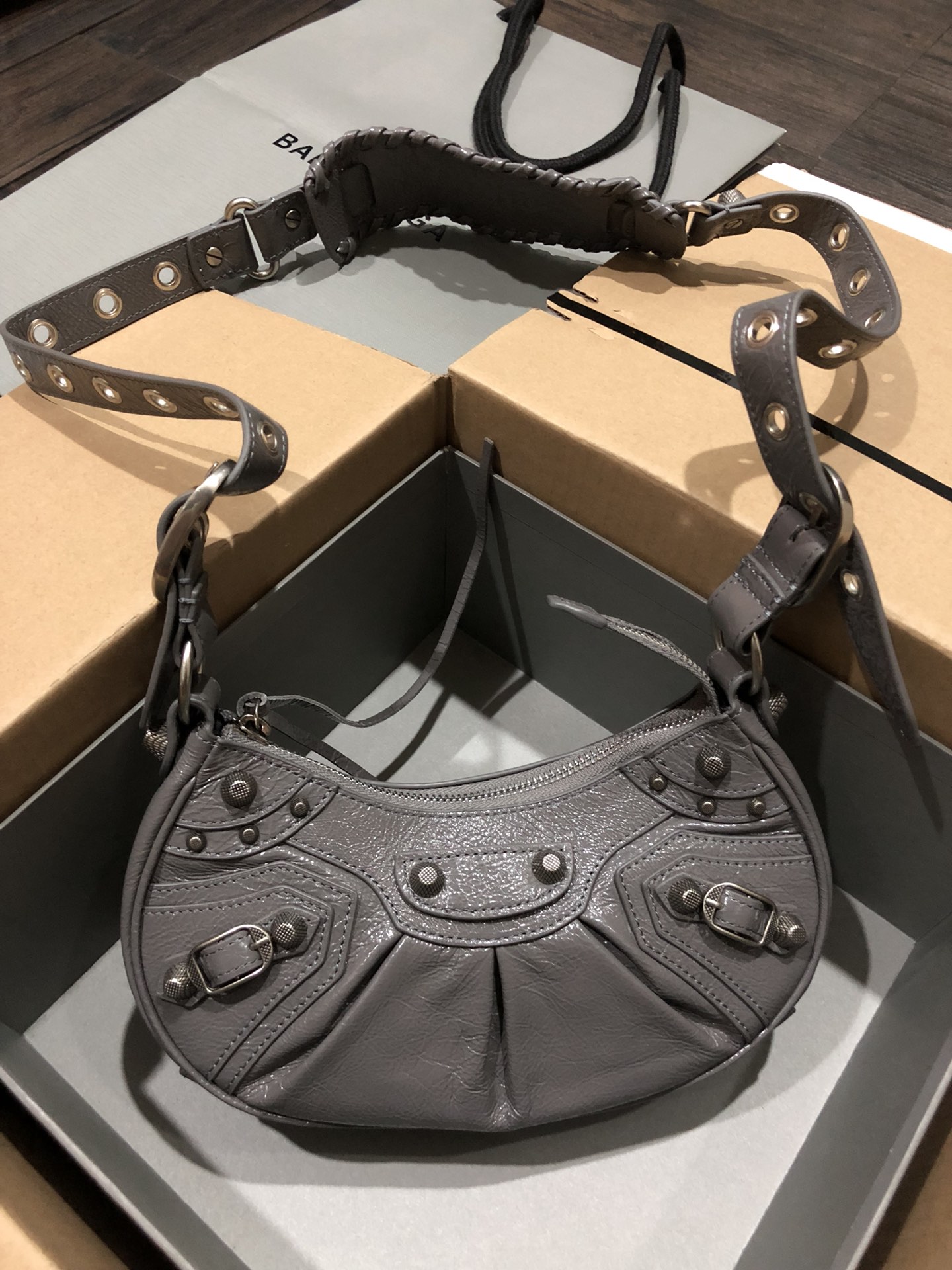 [TOP] BALENCIAGA Le Cagole Bag 26cm - Gray