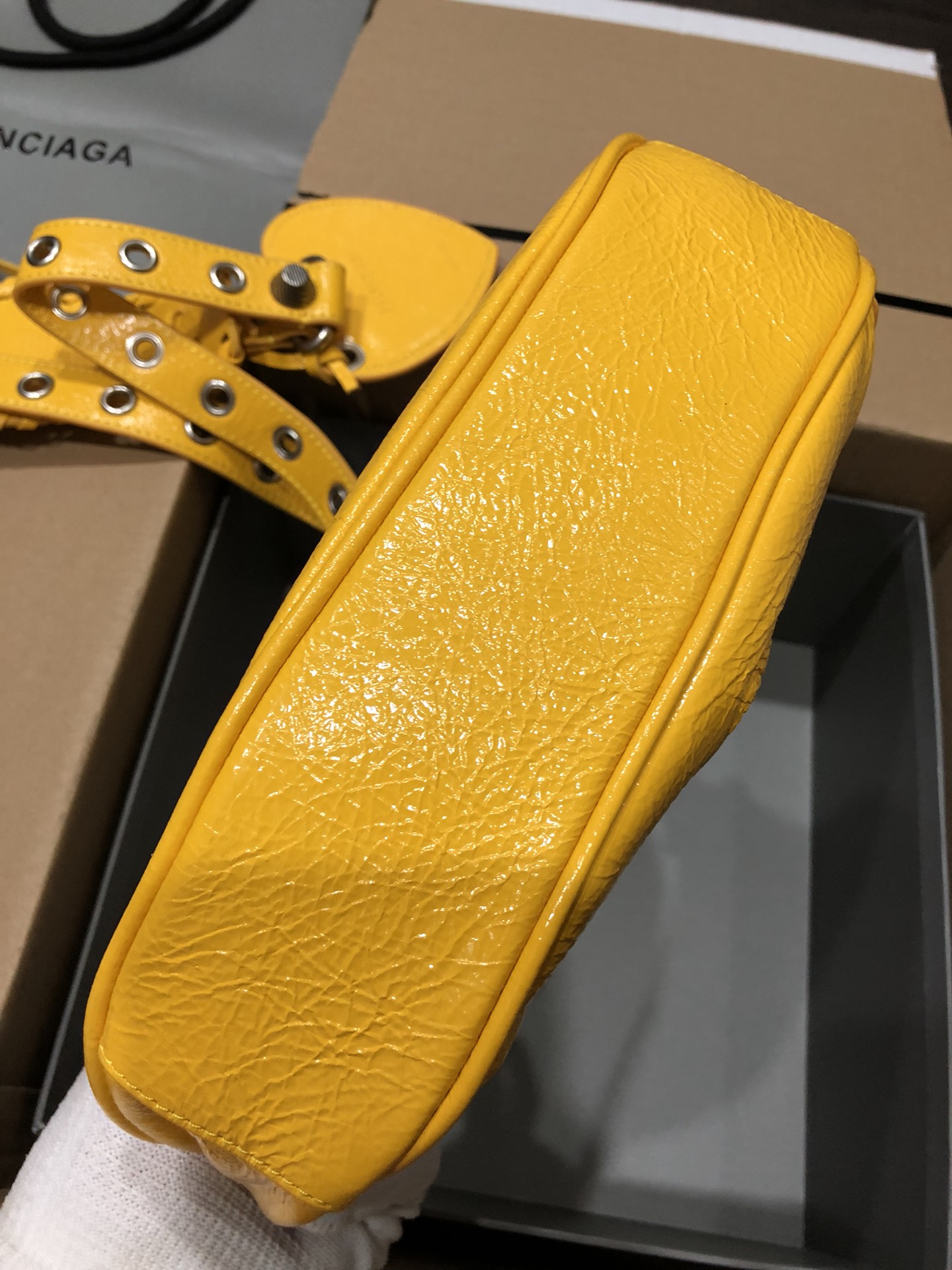 [TOP] BALENCIAGA Le Cagole Bag 26cm - Yellow