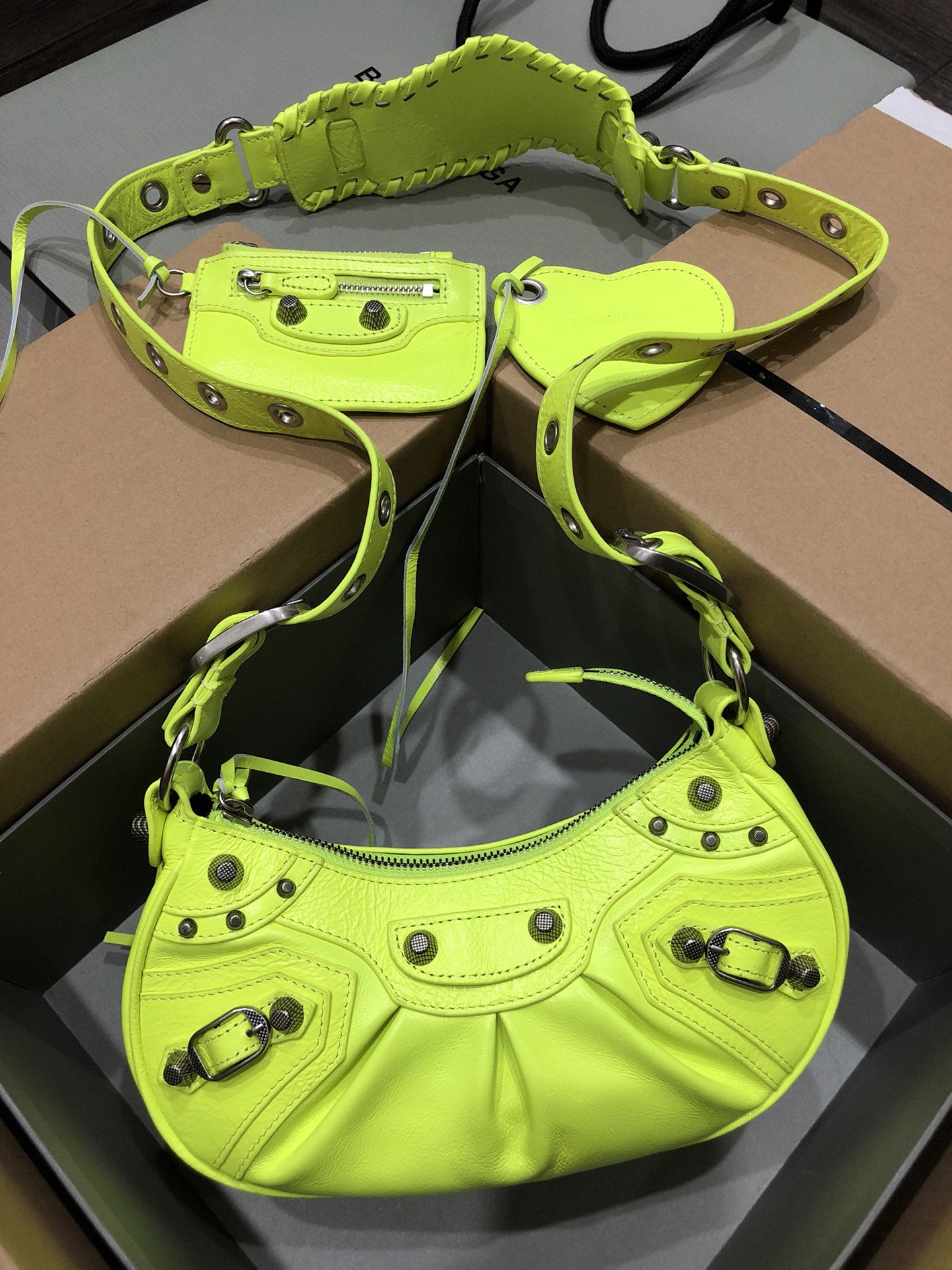 [TOP] BALENCIAGA Le Cagole Bag 26cm - Fluorescent Yellow