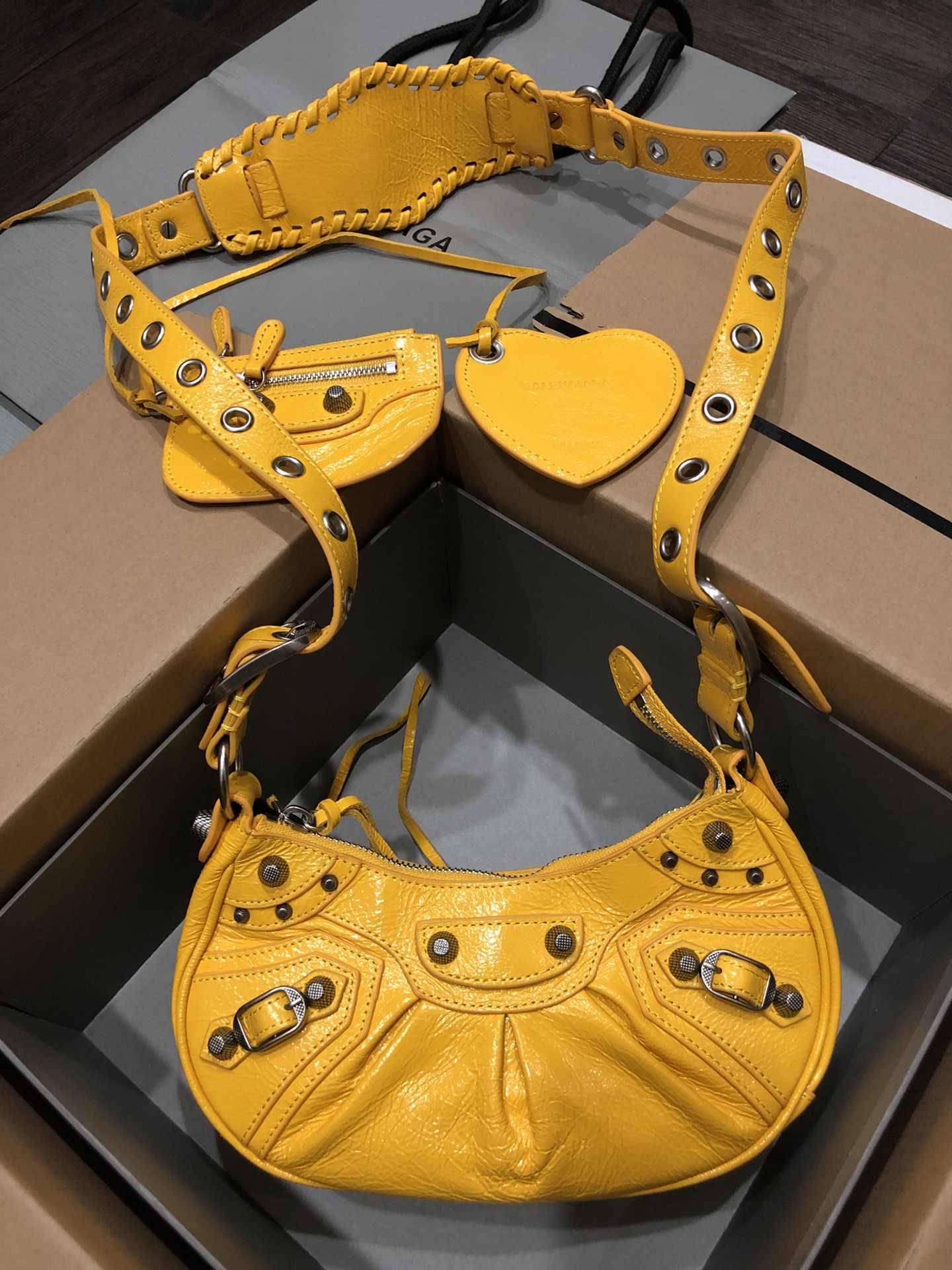 [TOP] BALENCIAGA Le Cagole Bag 26cm - Yellow