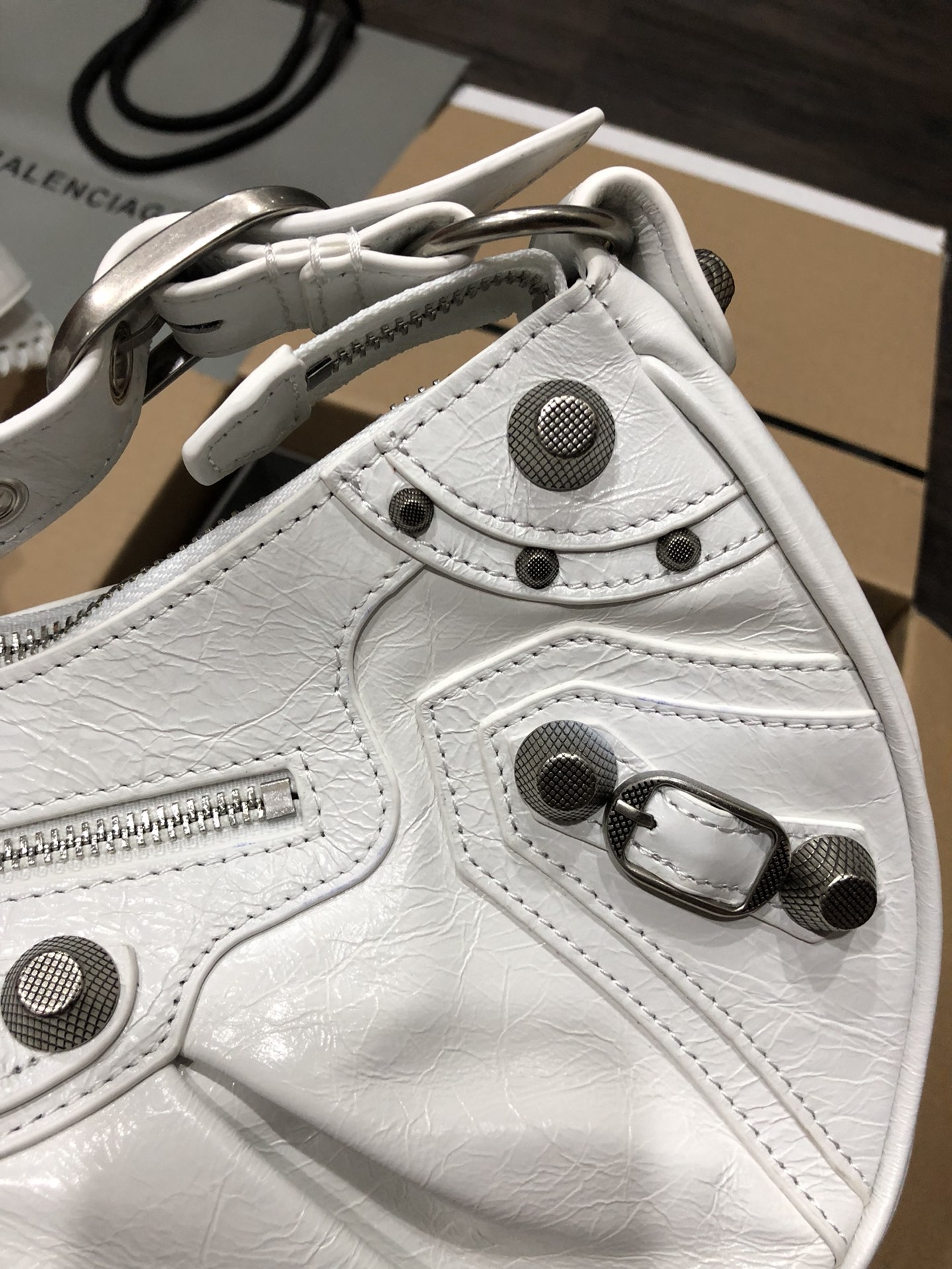 [TOP] BALENCIAGA Le Cagole Bag 33cm - White