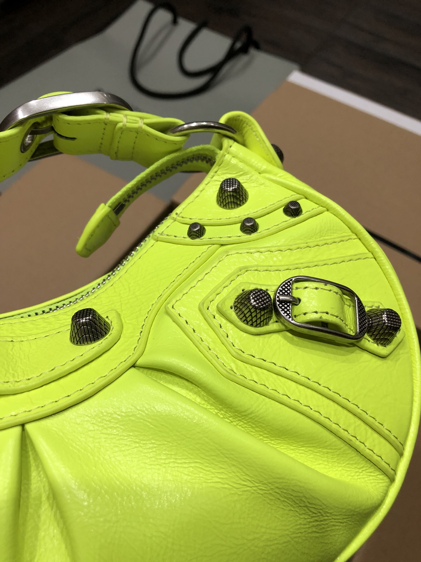 [TOP] BALENCIAGA Le Cagole Bag 26cm - Fluorescent Yellow