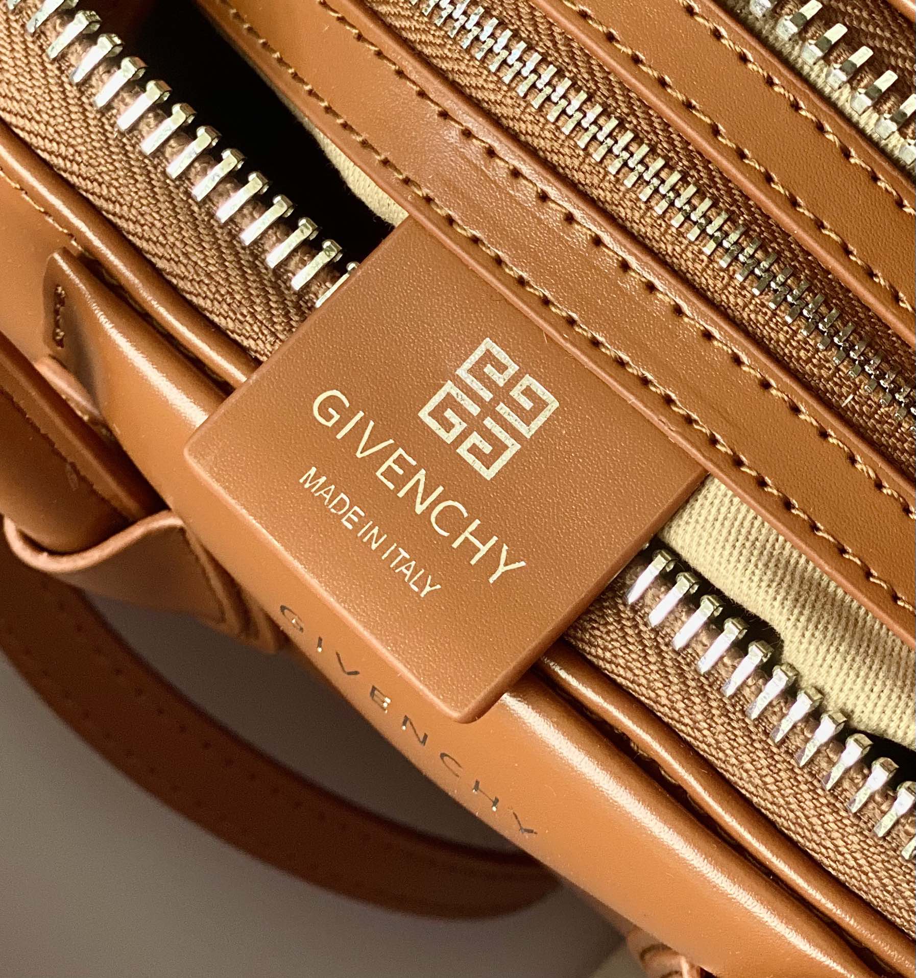 [TOP] GIVENCHY Antigona in Box Leather Bag 27 x 23 x 13 cm - Brown