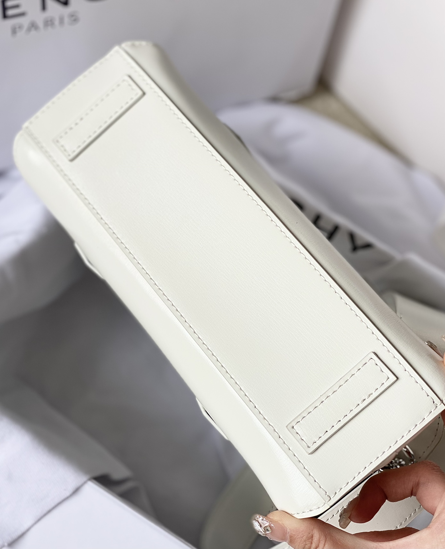 [TOP] GIVENCHY Antigona Stretch Handbag 22 x 12 x 8 cm - White