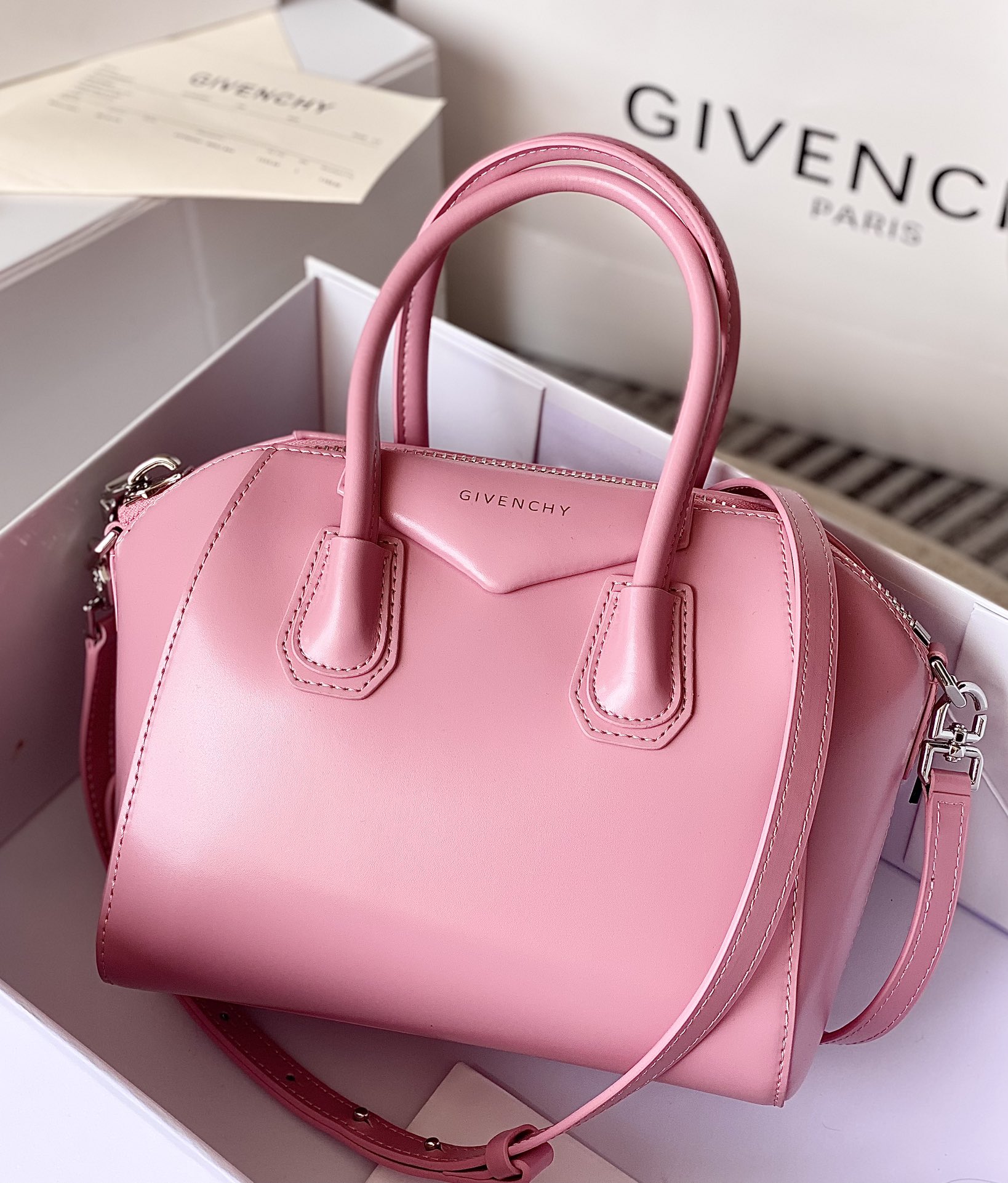 [TOP] GIVENCHY Antigona in Box Leather Bag 27 x 23 x 13 cm - Pink