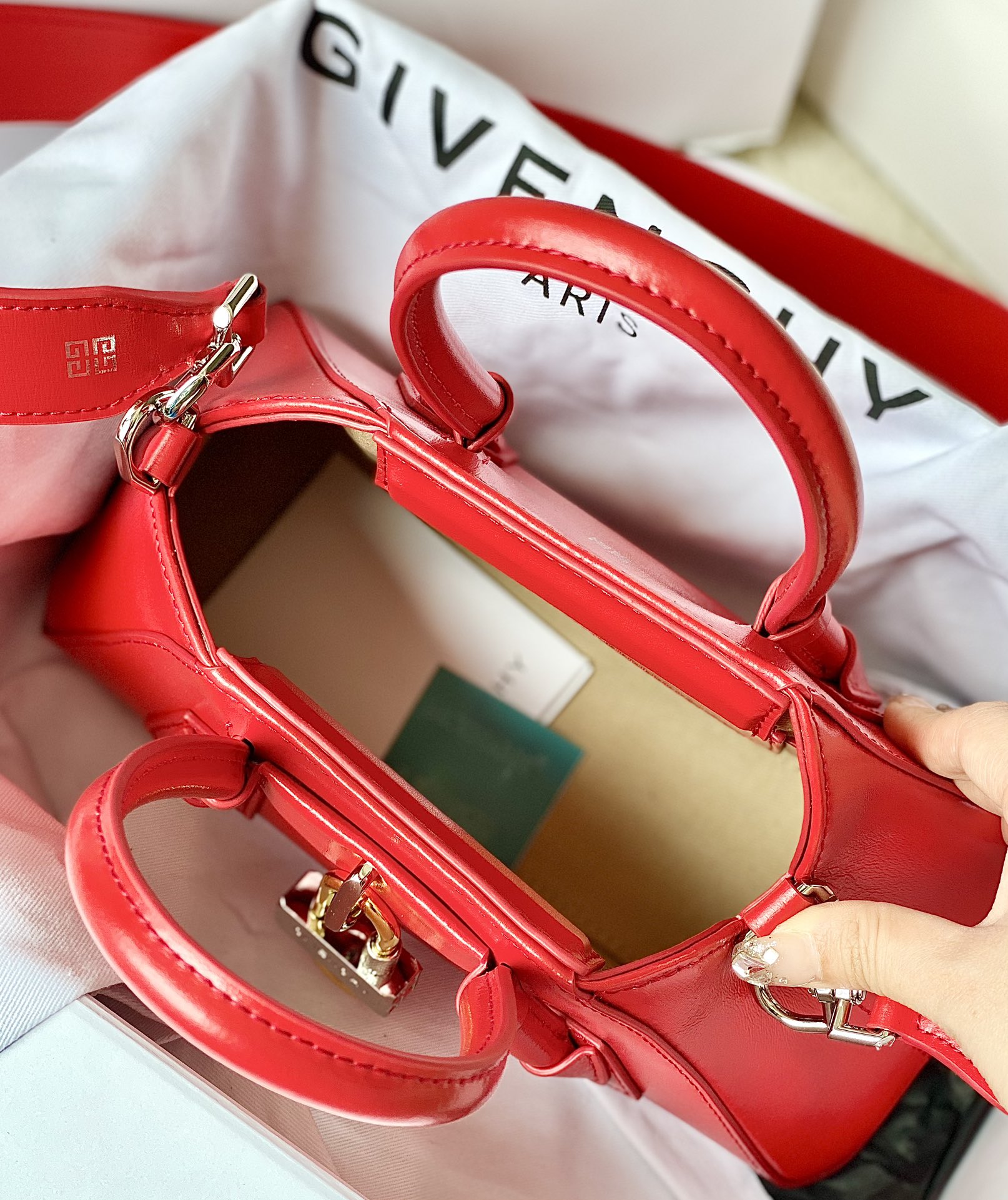 [TOP] GIVENCHY Antigona Stretch Handbag 22 x 12 x 8 cm - Red