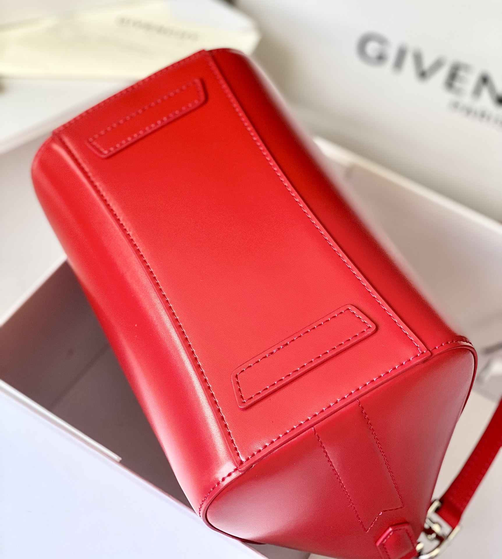 [TOP] GIVENCHY Antigona in Box Leather Bag 27 x 23 x 13cm - Red