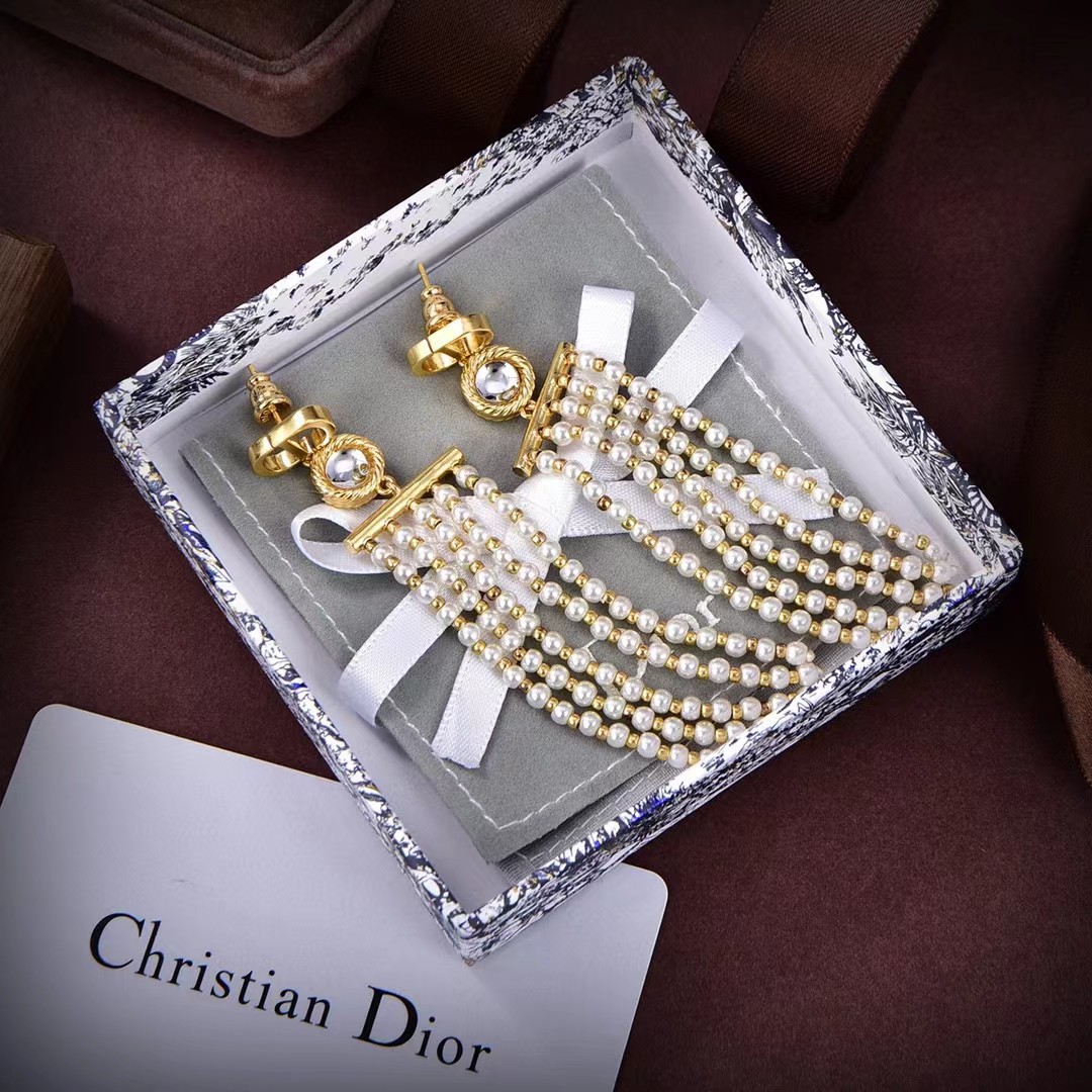 [TOP] Christian Dior Earrings - Gold