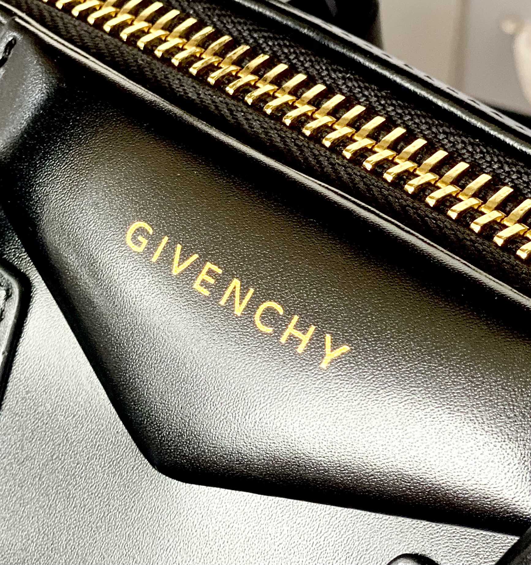 [TOP] GIVENCHY Antigona in Box Leather Bag  27 x 23 x 13 cm - Black