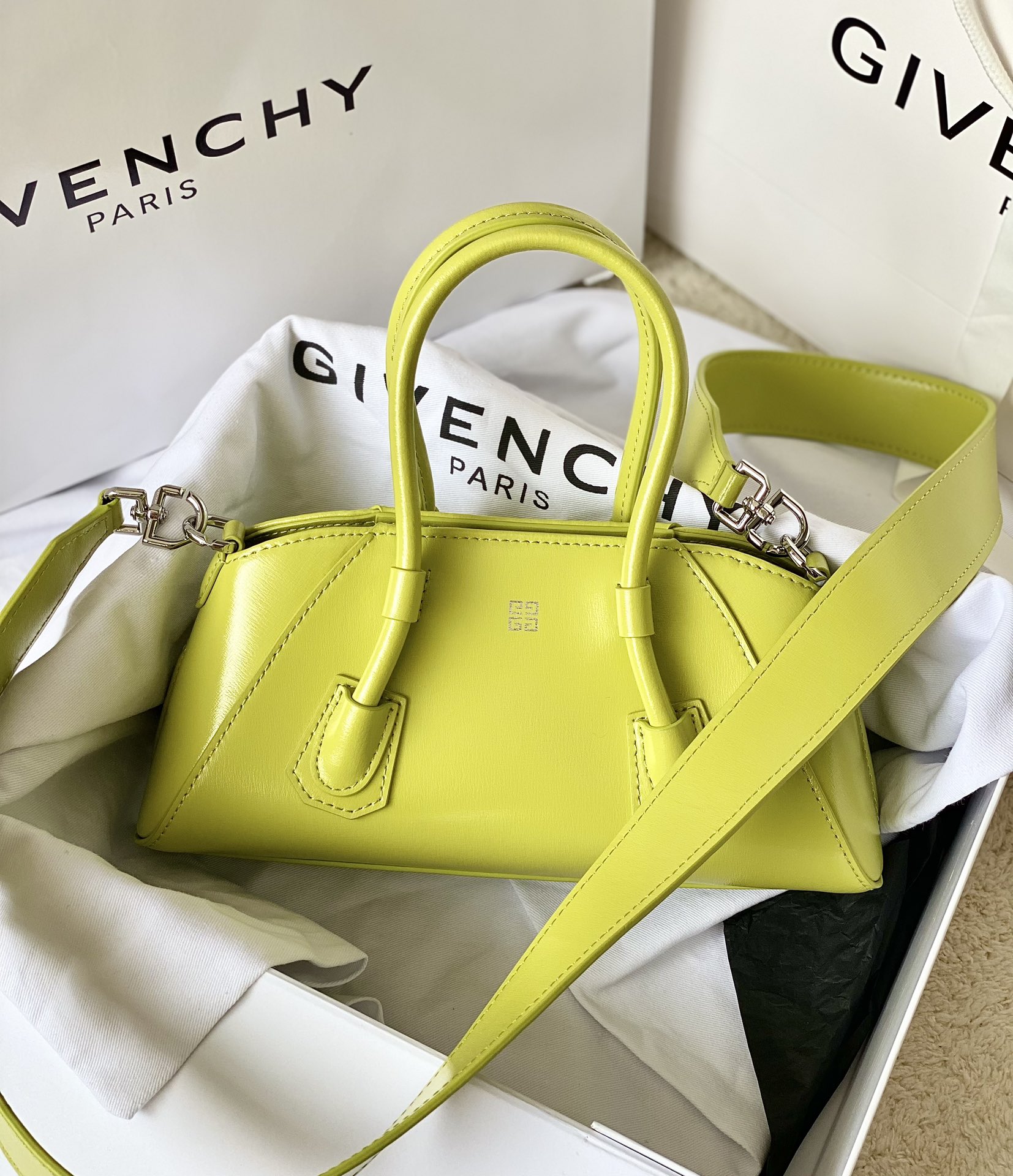 [TOP] GIVENCHY Antigona Stretch Handbag  22 x 12 x 8 cm - Light Green