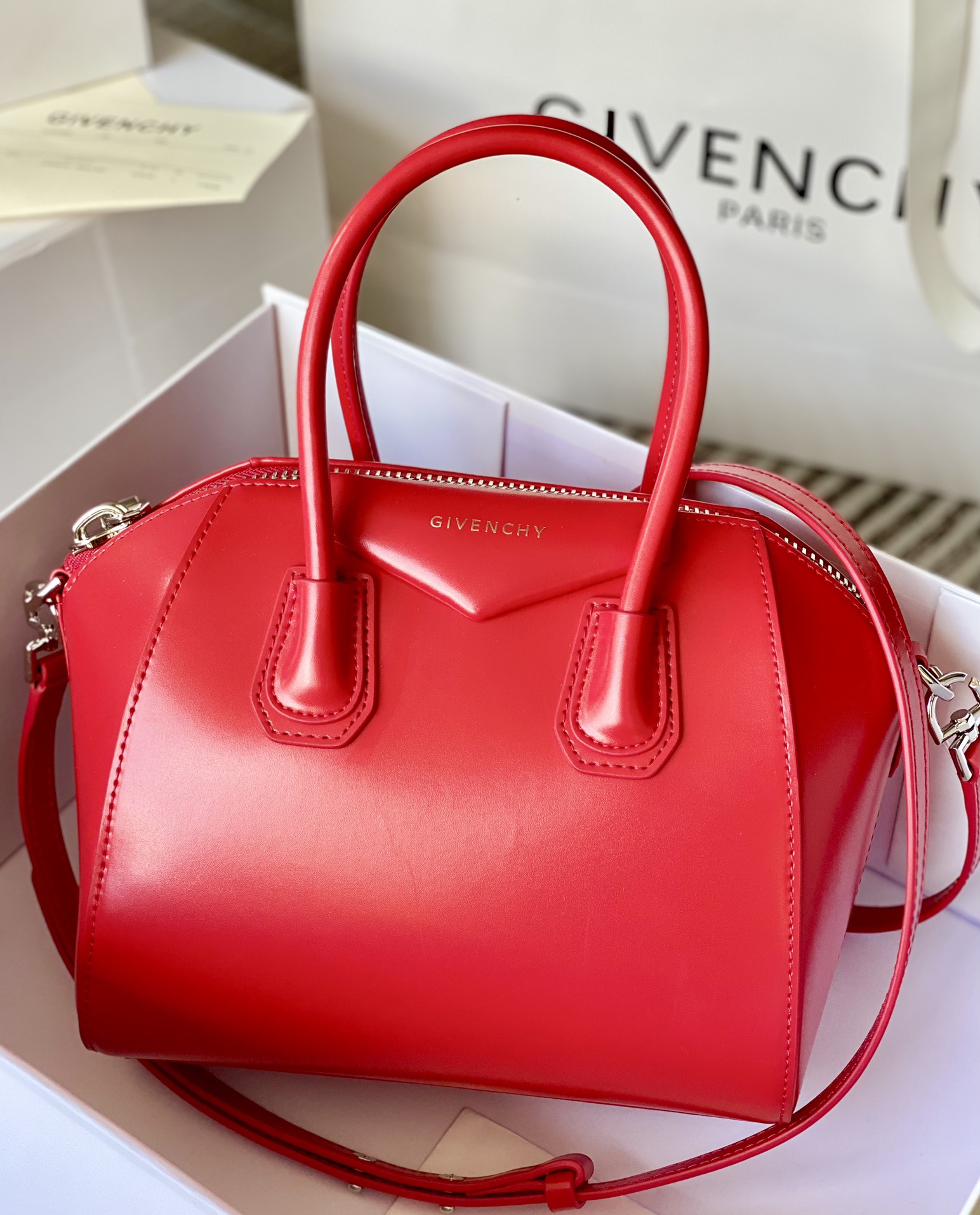 [TOP] GIVENCHY Antigona in Box Leather Bag 27 x 23 x 13cm - Red