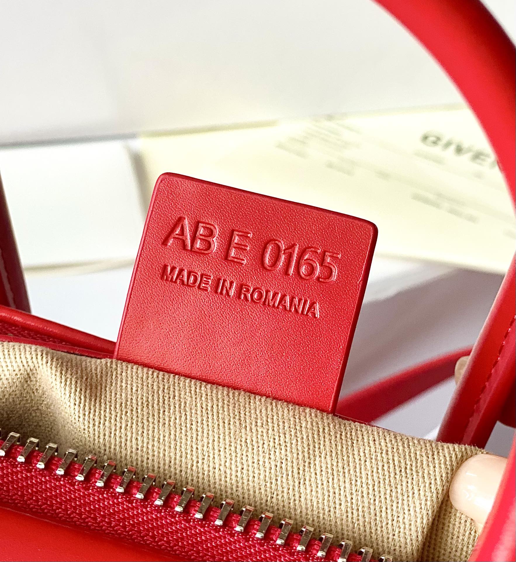 [TOP] GIVENCHY Antigona in Box Leather Bag 27 x 23 x 13cm - Red