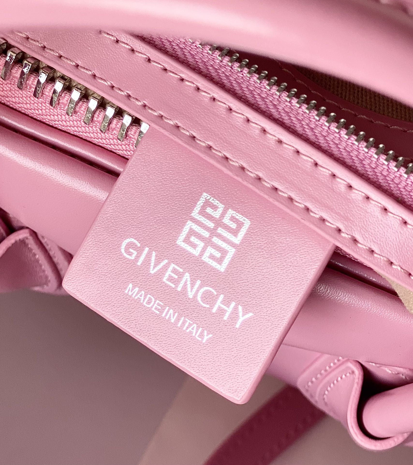 [TOP] GIVENCHY Antigona in Box Leather Bag 27 x 23 x 13 cm - Pink