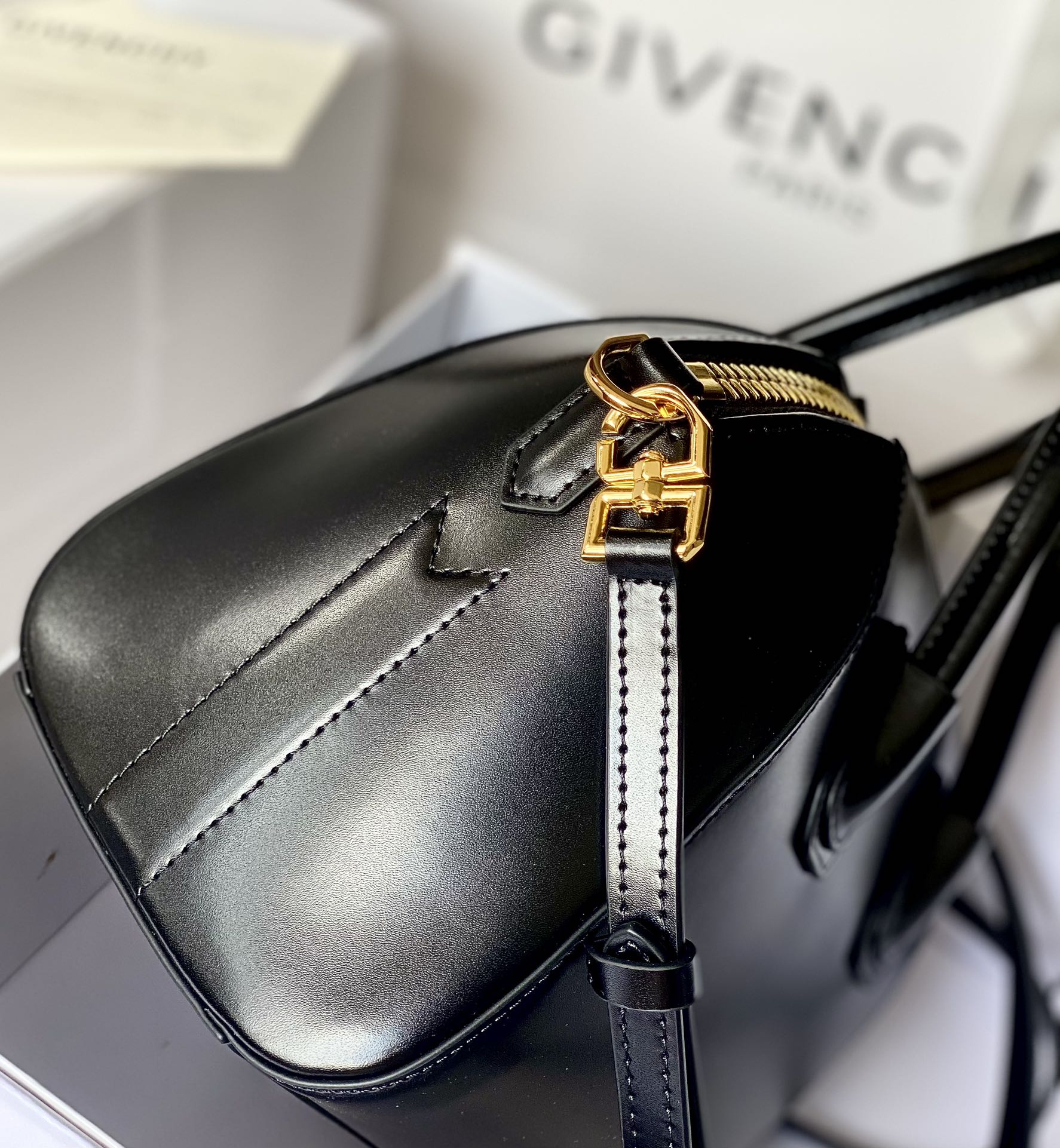 [TOP] GIVENCHY Antigona in Box Leather Bag  27 x 23 x 13 cm - Black