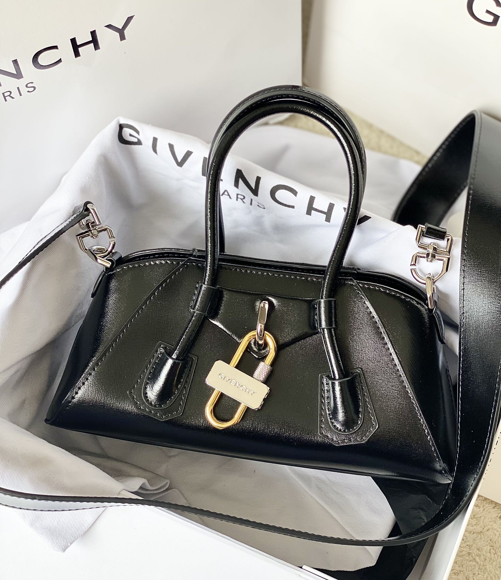 [TOP] GIVENCHY Antigona Stretch Handbag 22 x 12 x 8 cm - Black
