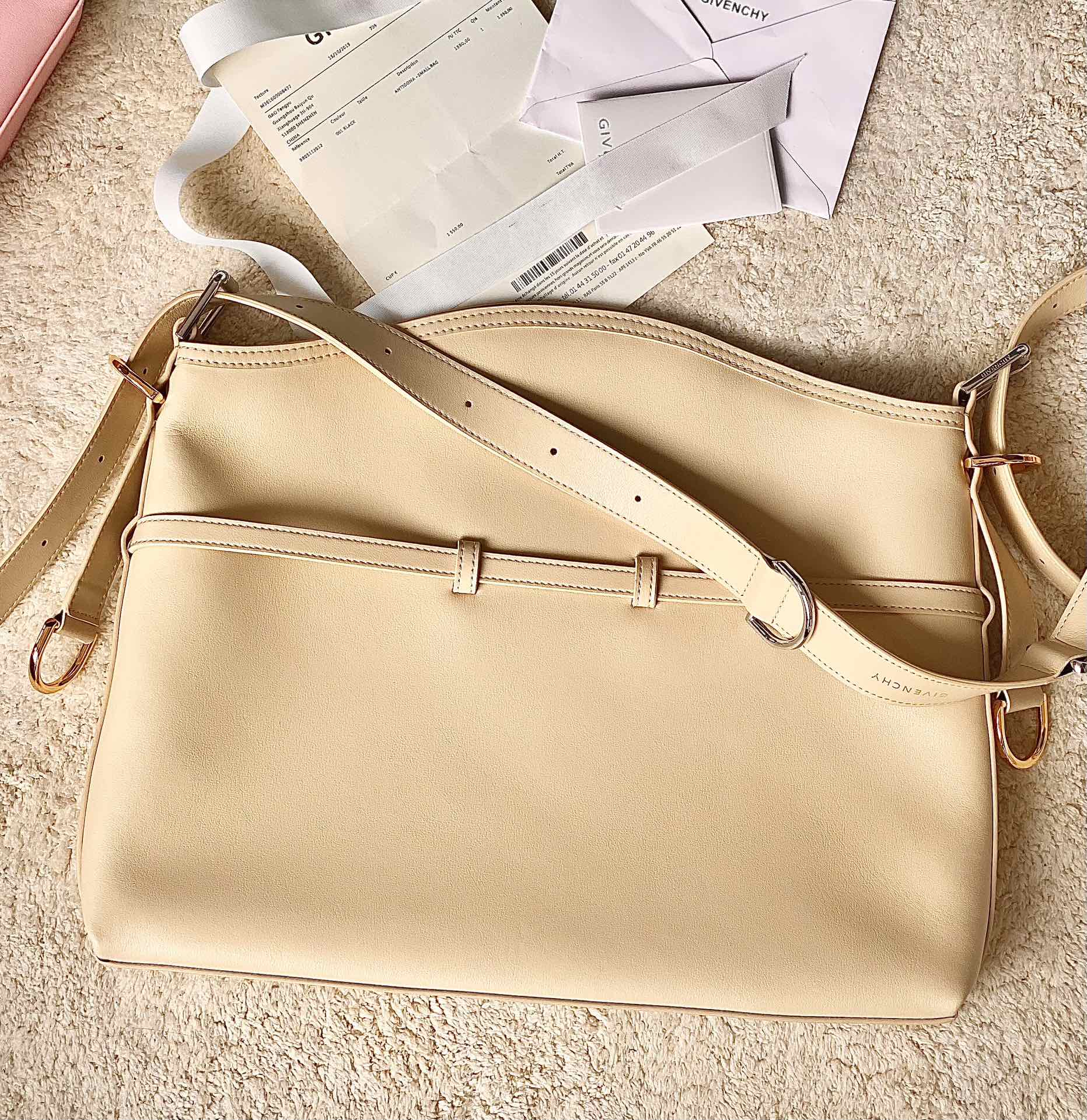 [Top] GIVENCHY Voyou Medium Bag 40 x 27 x 6.5 cm - Beige