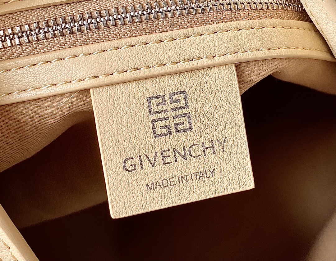 [Top] GIVENCHY Voyou Medium Bag 40 x 27 x 6.5 cm - Beige