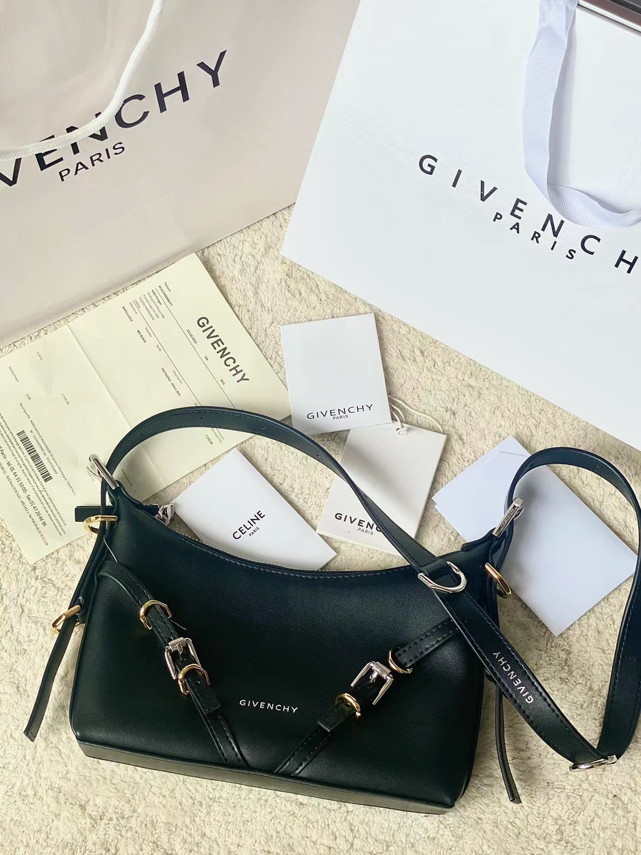 [Top] GIVENCHY Voyou Mini Bag  24 x 18 x 3.5 cm - Black