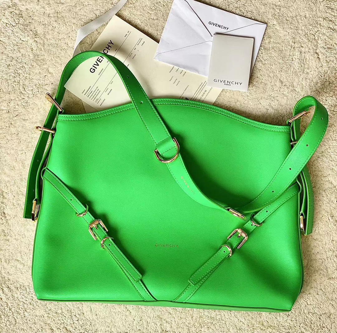 [Top] GIVENCHY Voyou Medium Bag 40 x 27 x 6.5 cm - Green
