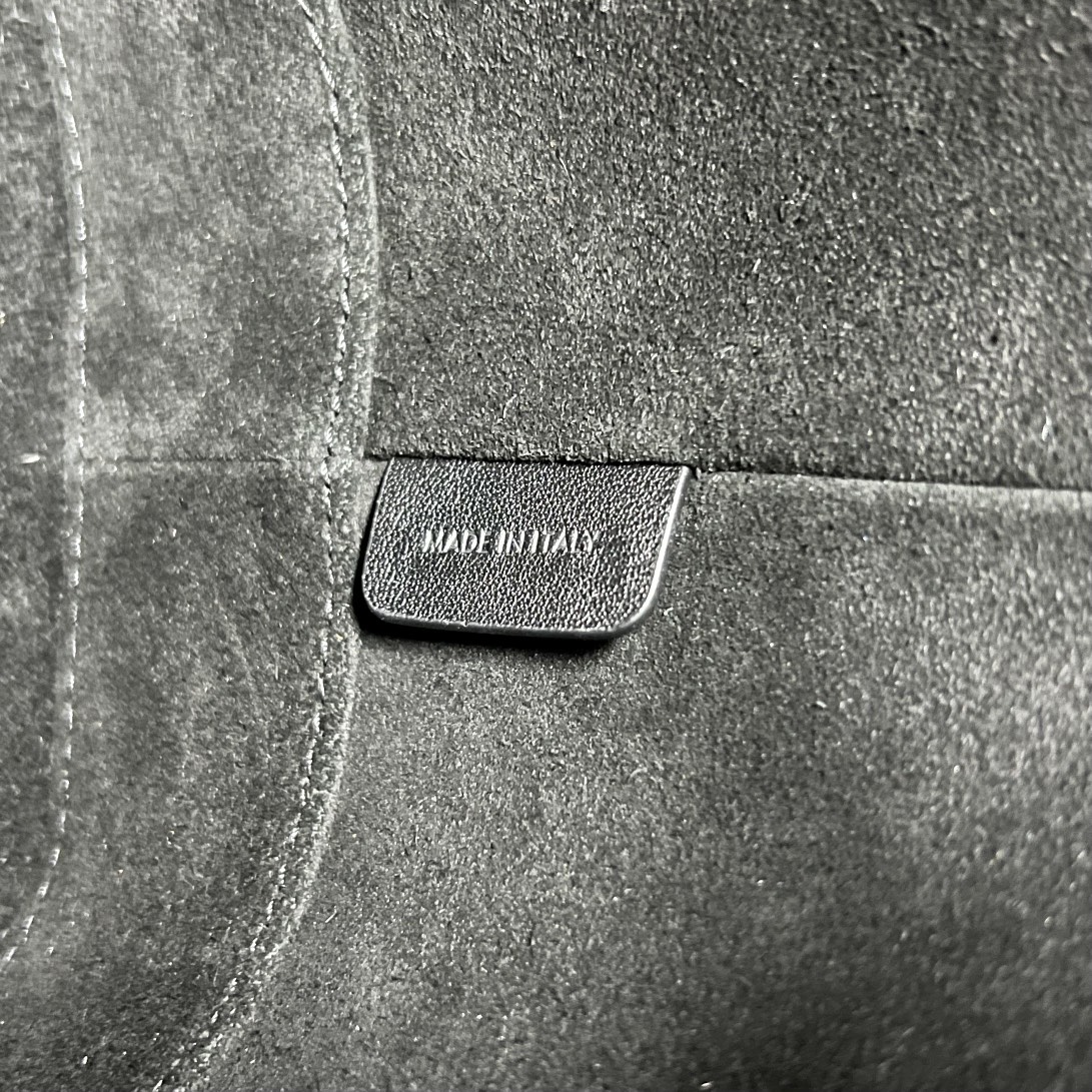 [TOP] CELINE CUIR Bucket 22×18×13 cm - Black