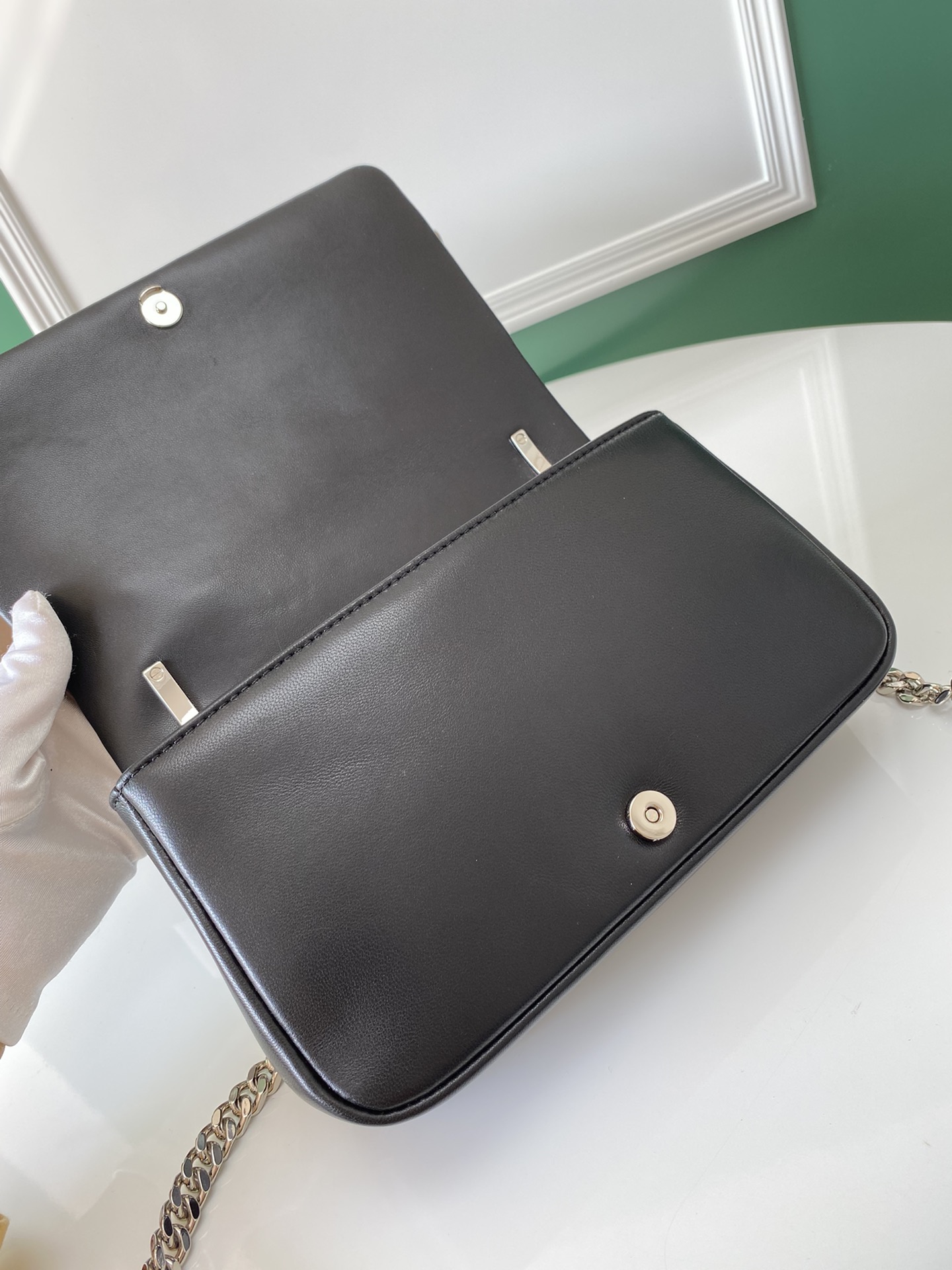 [TOP] BURBERRY Lambskin Lola Bags - Black & SHW