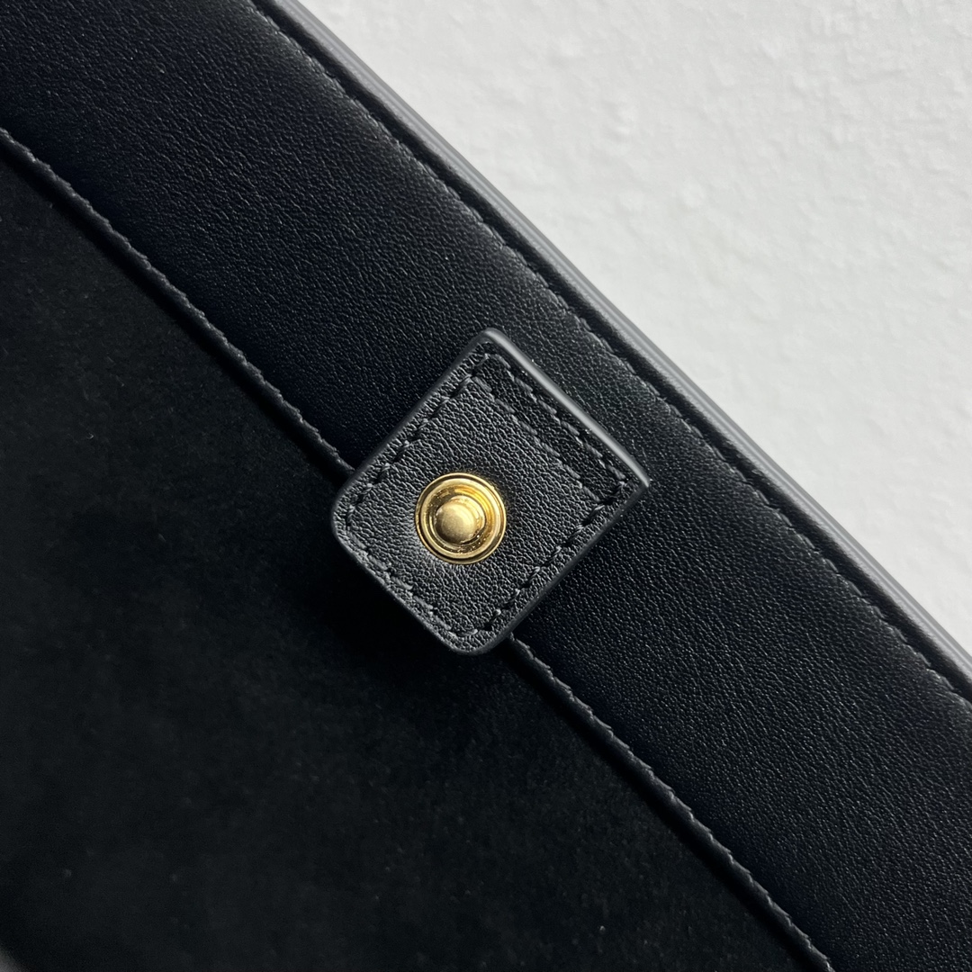 [TOP] CELINE CUIR Bucket 22×18×13 cm - Black