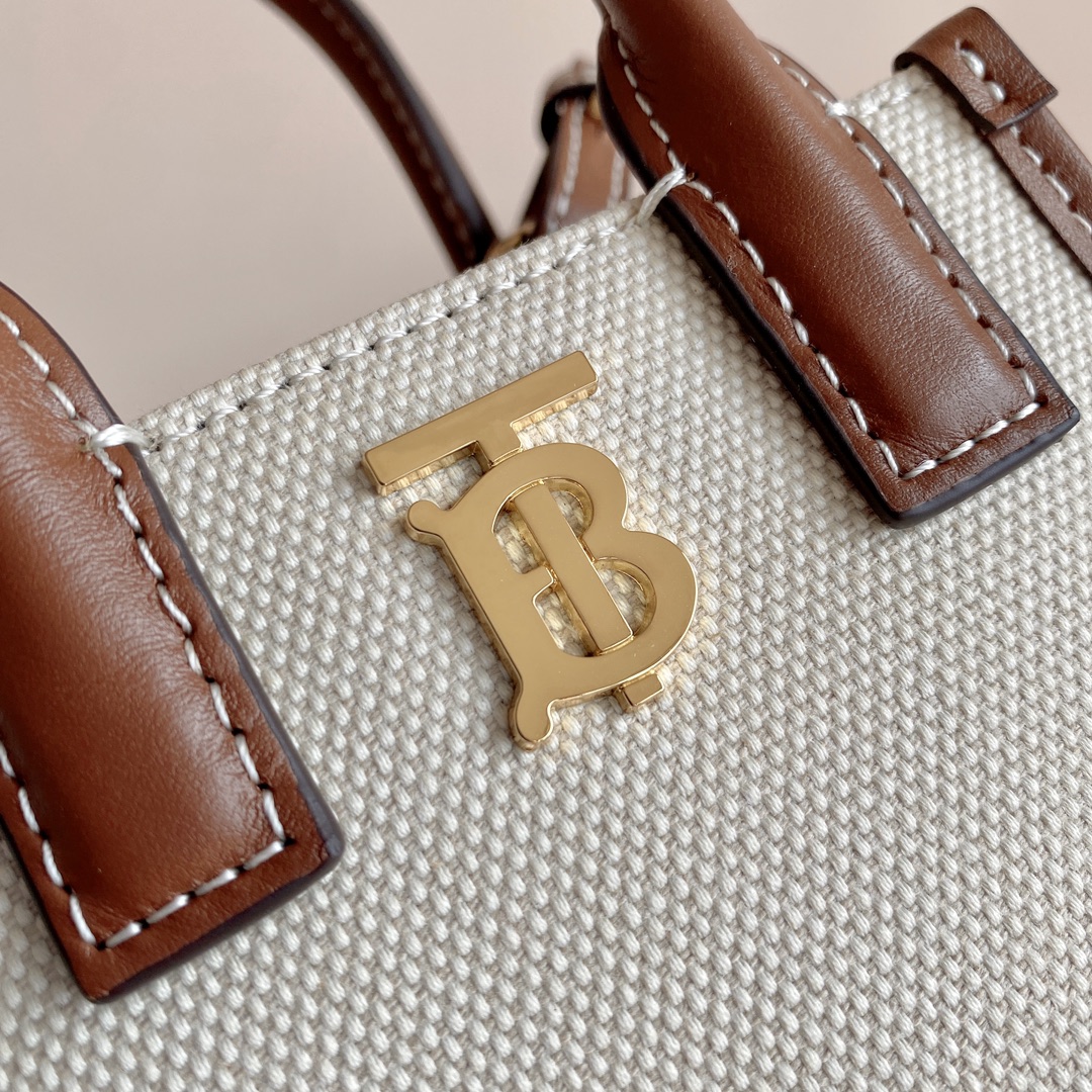 [TOP] BURBERRY Frances Tote Bags - White and Brown