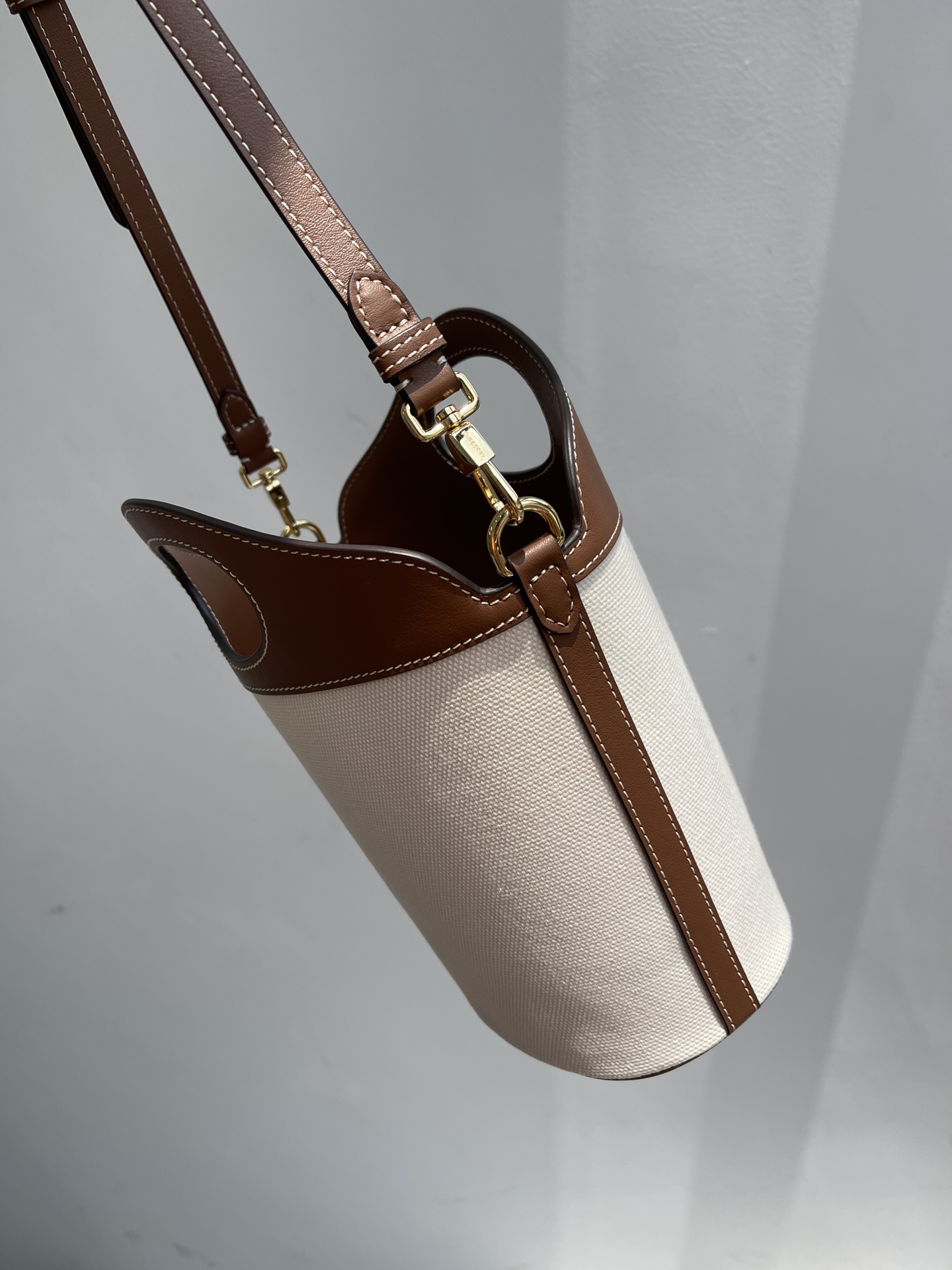 [TOP] BURBERRY Pocket Bags - Canvas patch leather