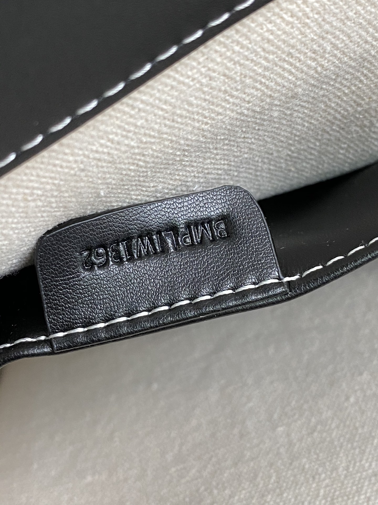 [TOP] BURBERRY Pocket Bags - Black and White