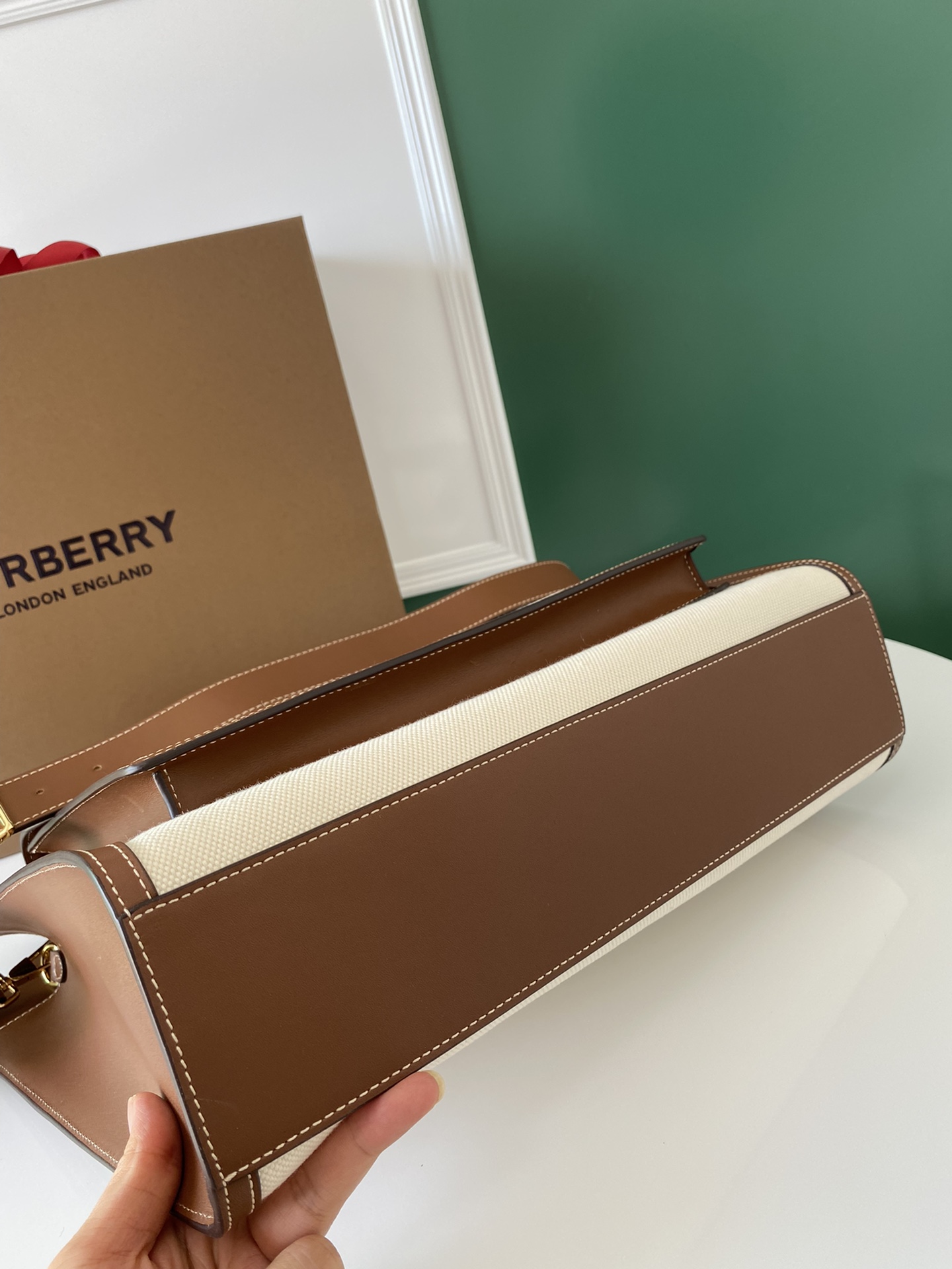 [TOP] BURBERRY Pocket Bags - Brown and White