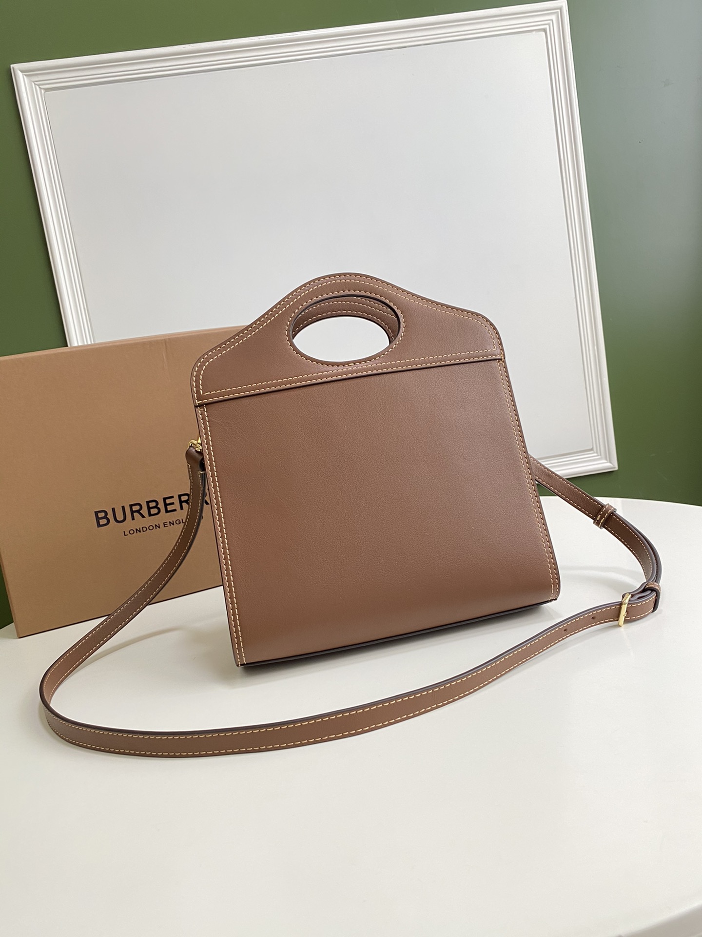[TOP] BURBERRY Pocket Bags - Brown