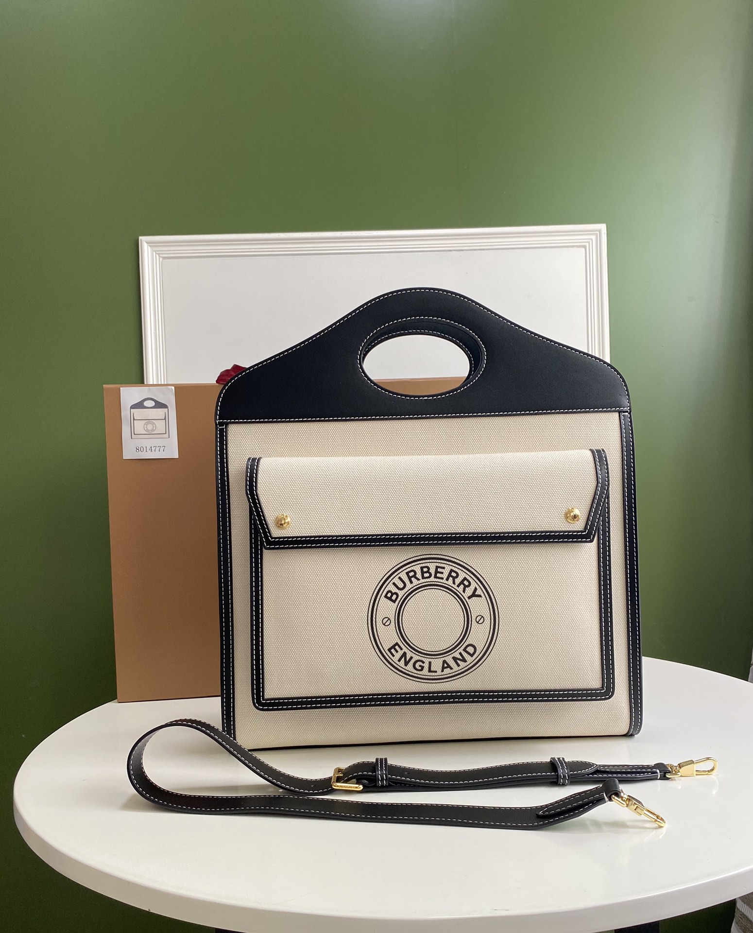 [TOP] BURBERRY Pocket Bags - Black and White