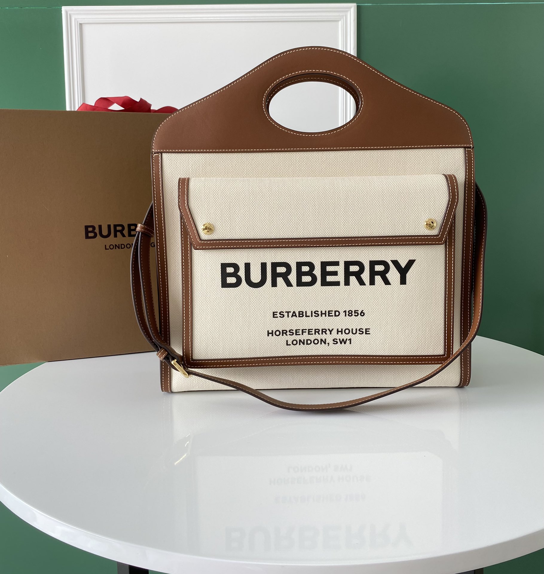 [TOP] BURBERRY Pocket Bags - Brown and White