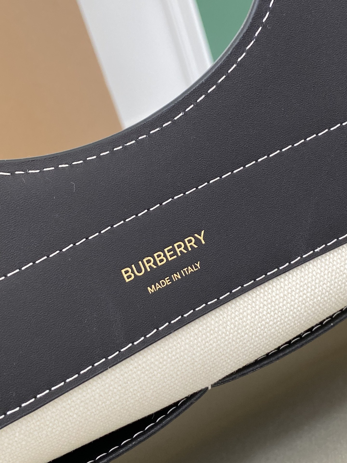 [TOP] BURBERRY Pocket Bags - Black and White