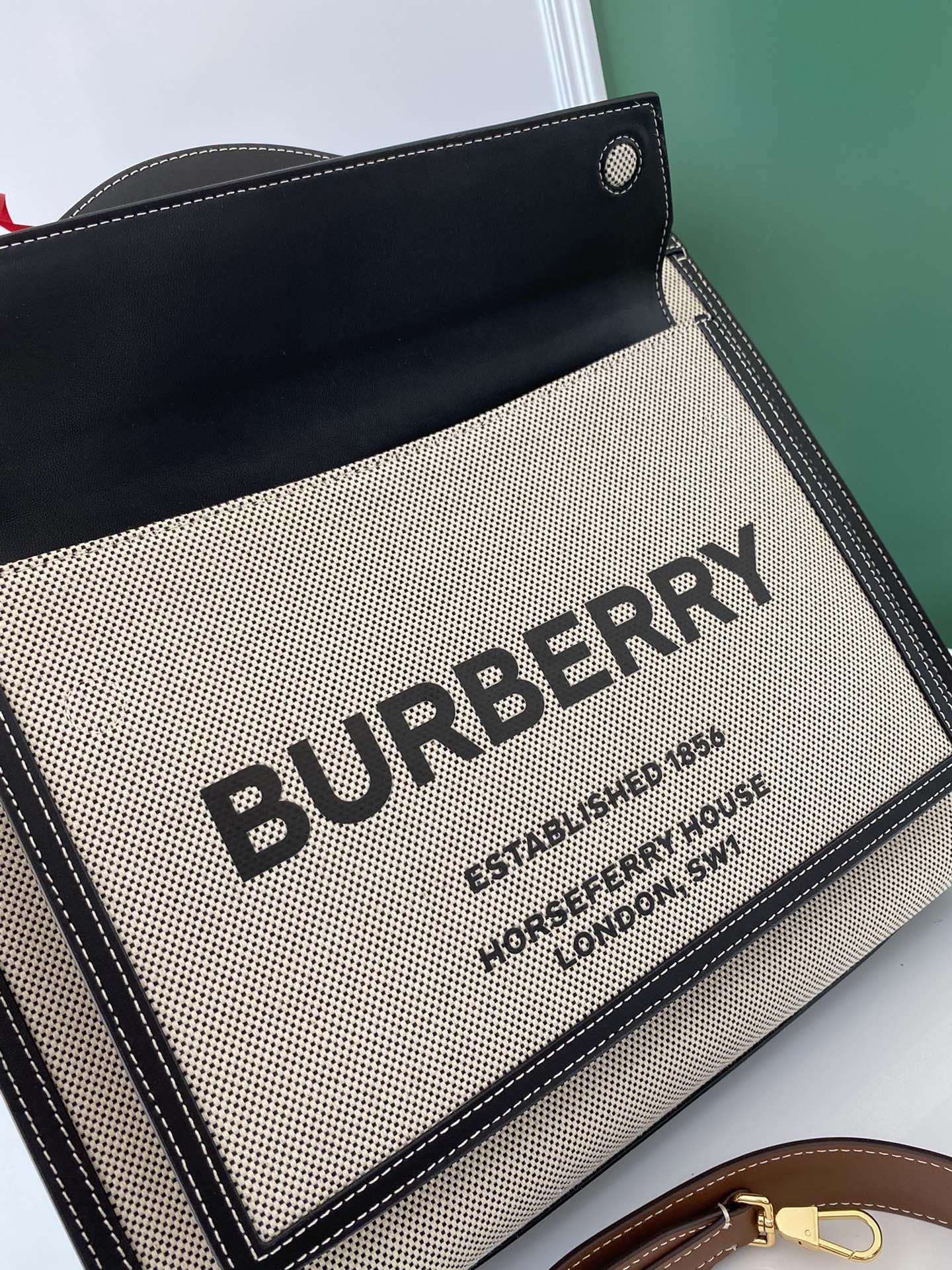 [TOP] BURBERRY Pocket Bags - Black and White
