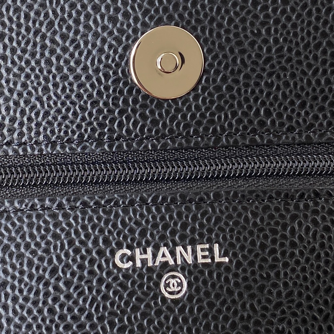 [TOP] CHANEL WOC Bag Lychee Leather small logo 19 cm - Black & SHW