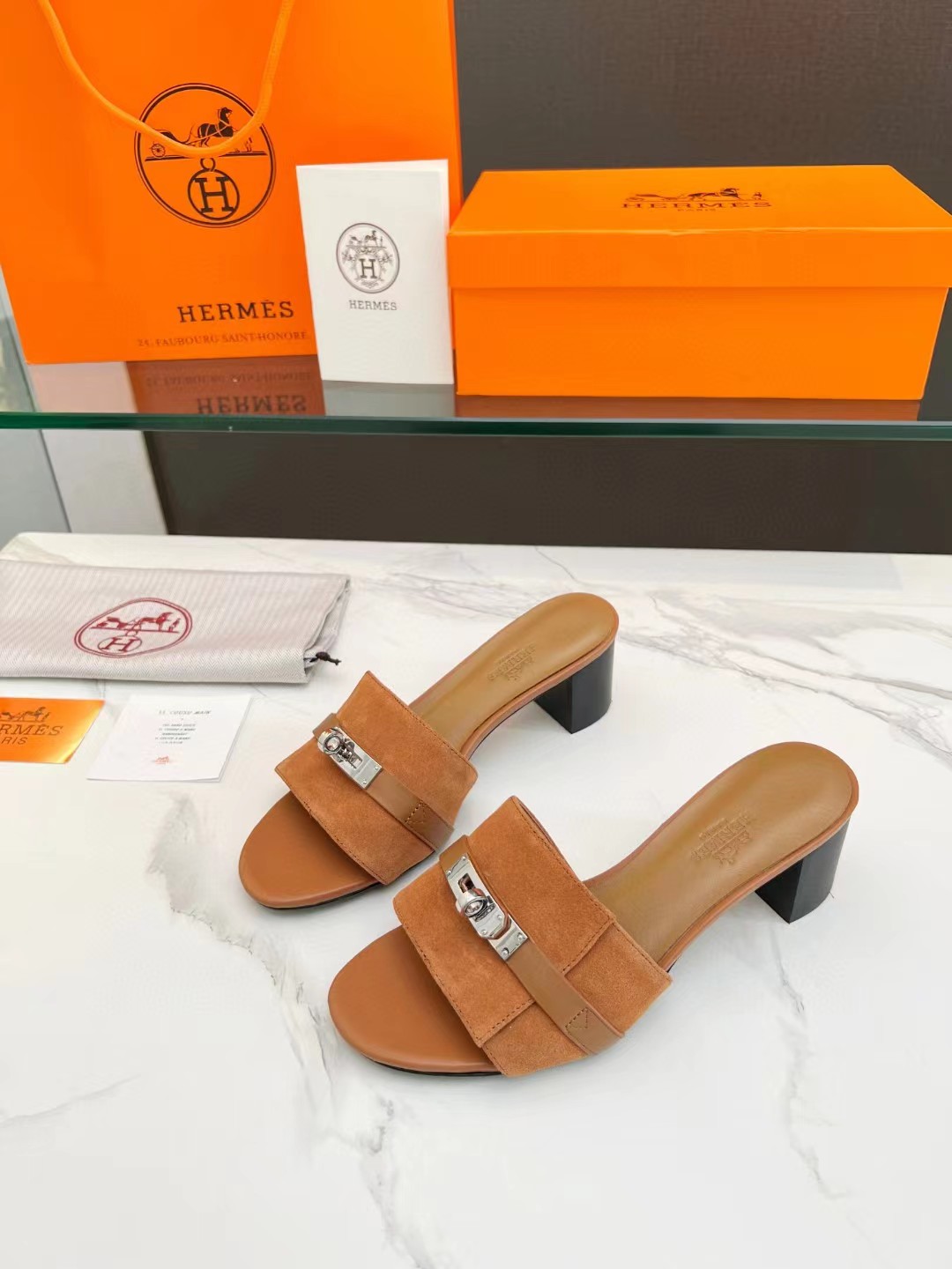 [TOP] HERMES Gigi Kelly Buckle Sandals - Brown