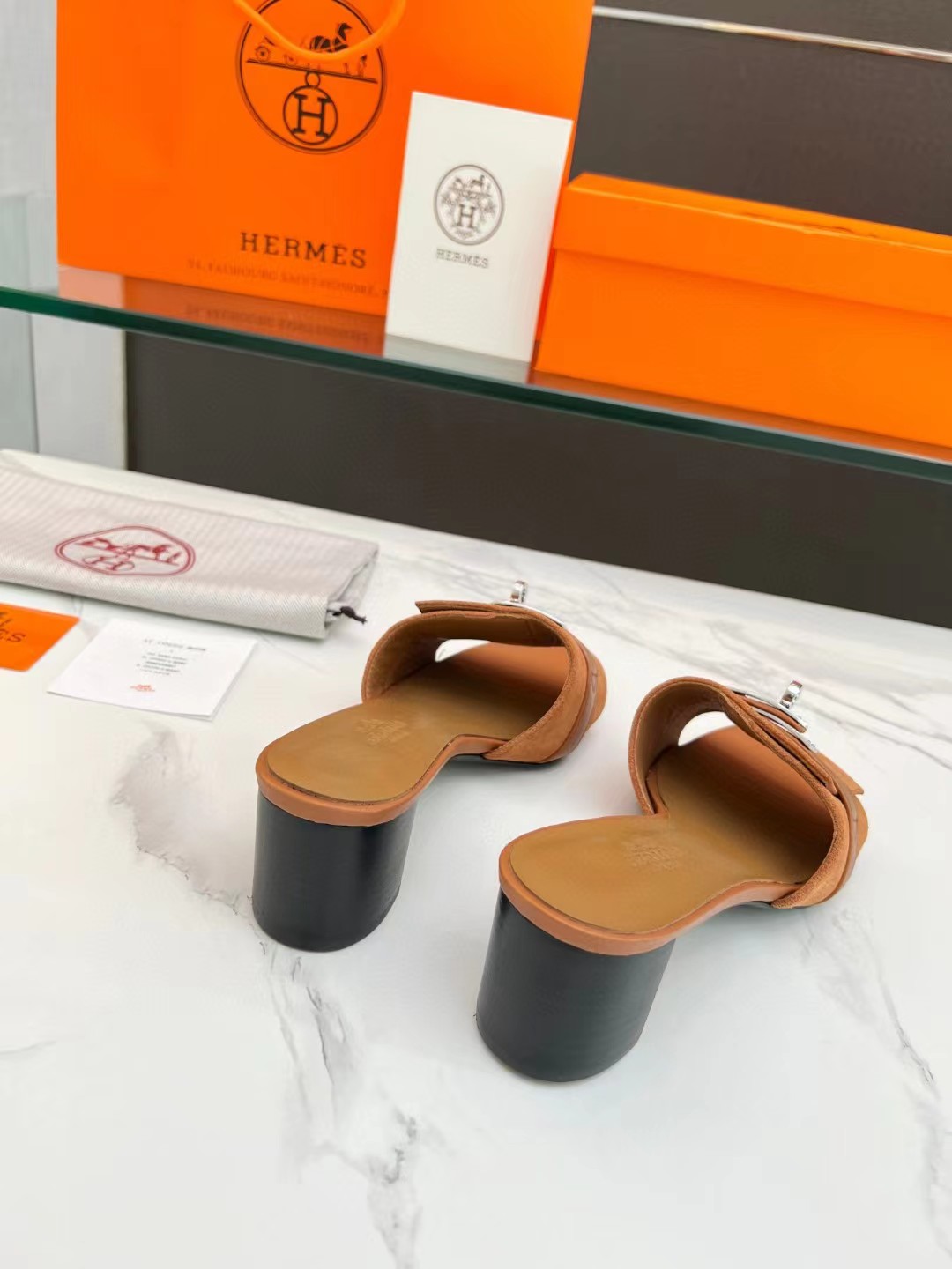 [TOP] HERMES Gigi Kelly Buckle Sandals - Brown