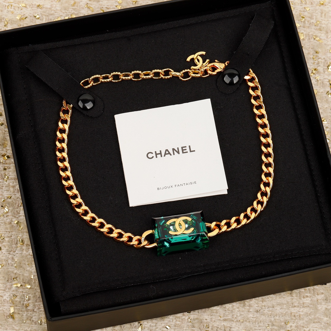 [TOP] CHANEL Green Resin CC Choker Necklace