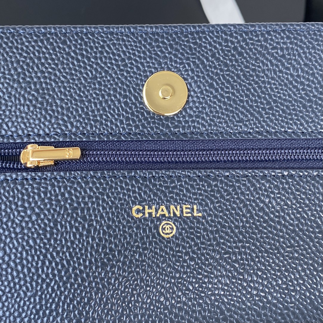 [TOP] CHANEL WOC Bag Lychee Leather small logo 19 cm - Dark Blue & GHW