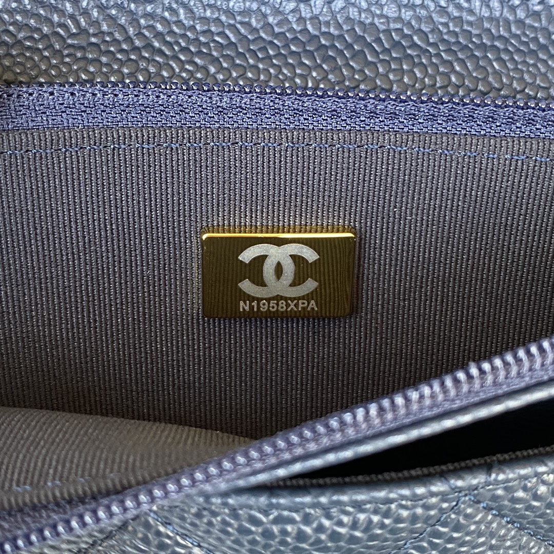 [TOP] CHANEL WOC Bag Lychee Leather small logo 19 cm - Dark Blue & GHW